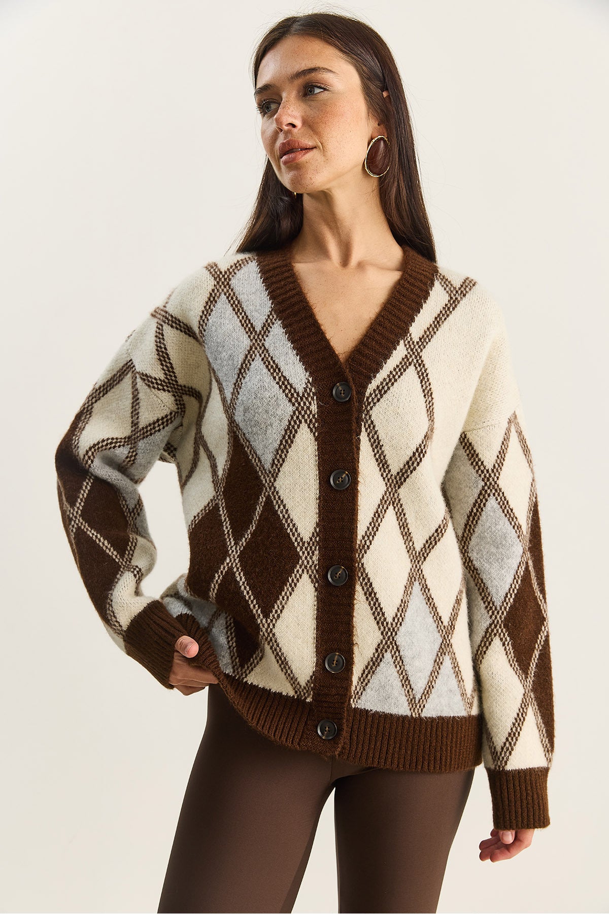 Women's V-Neck Buttoned Diamond Patterned Cardigan 20258052