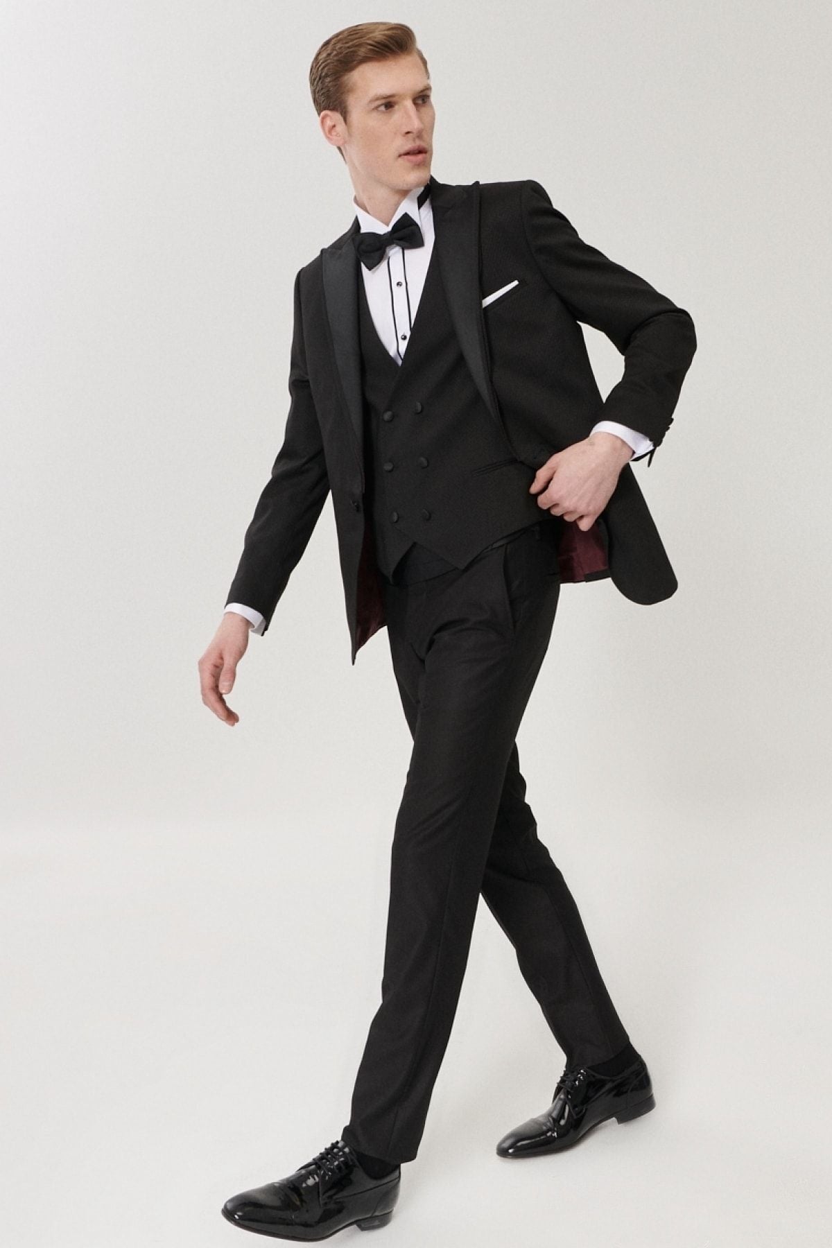 Men's slim fit narrow -cut vest with tuxedo grooming