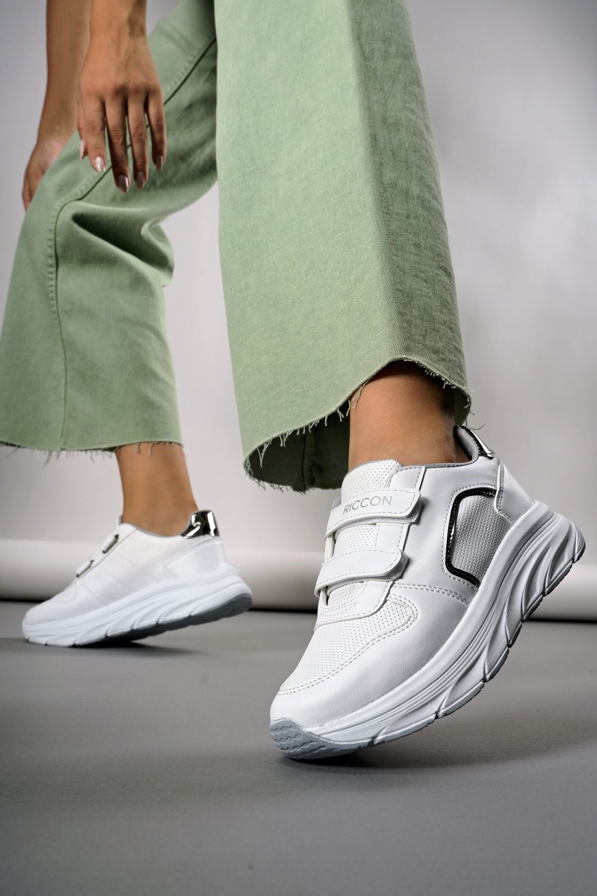 Woman Sneaker 0012133 White