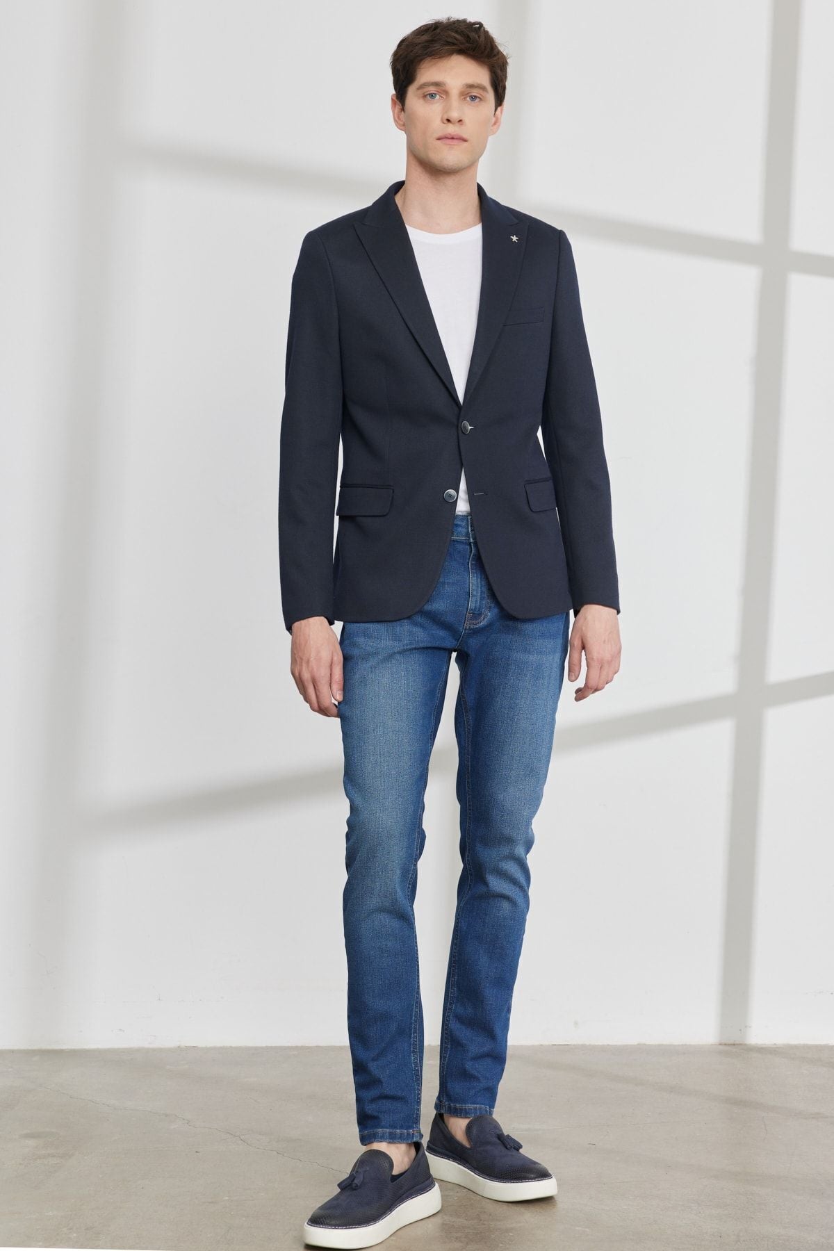 Men's navy blue slim fit narrow -cut swallow collar pattern blazer jacket