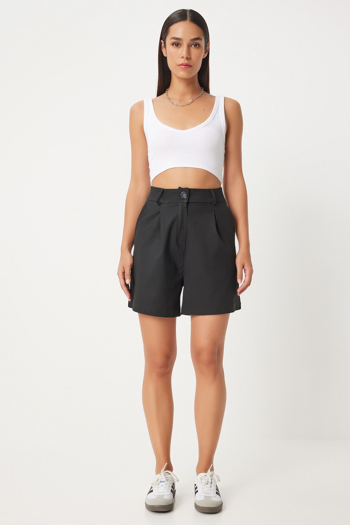 Female Black Pleeted Viscose Shorts to00146