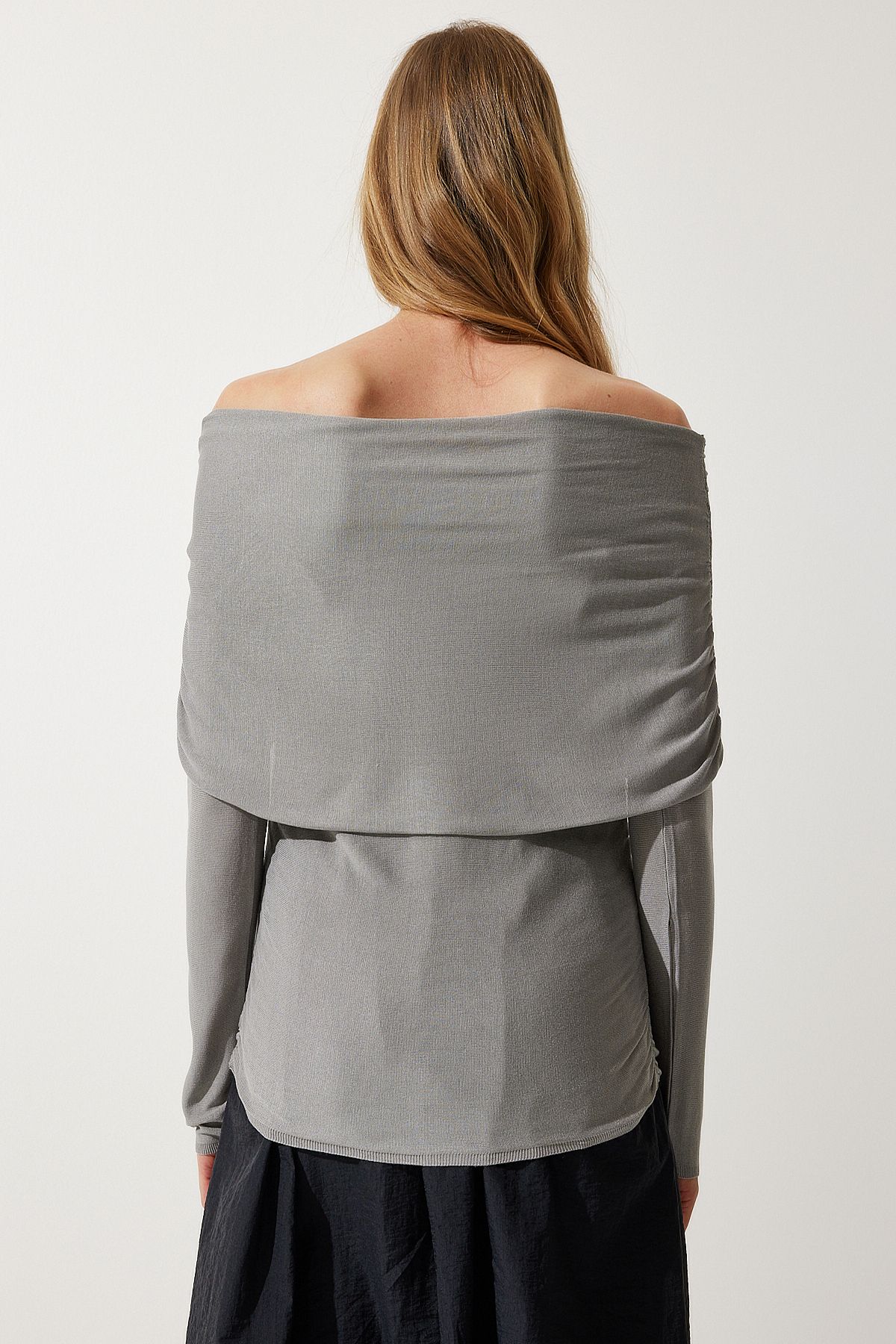 Women's Gray Shoulders Open Shirring Detailed Blouse US00920