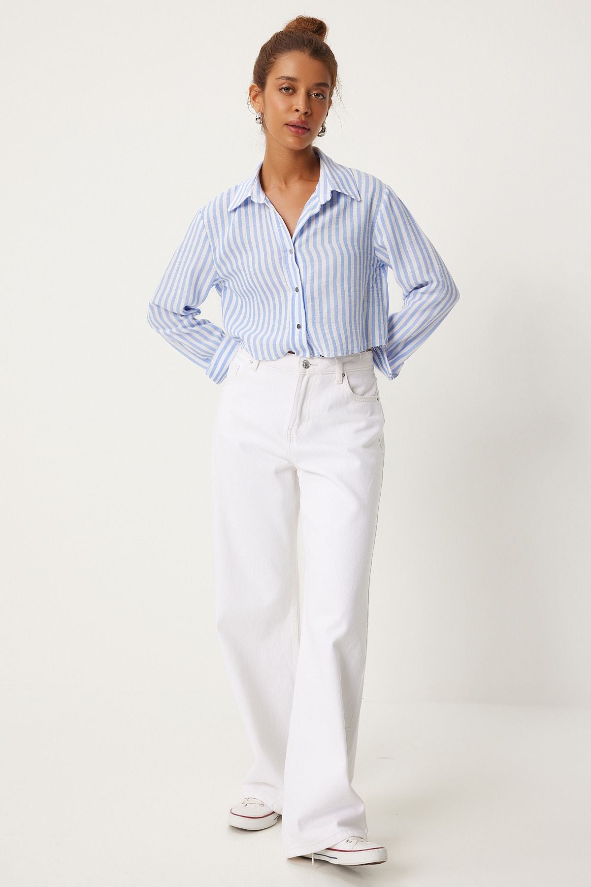 Woman Sky Blue White Obedness Detailed Striped Crop Shirt FN03259