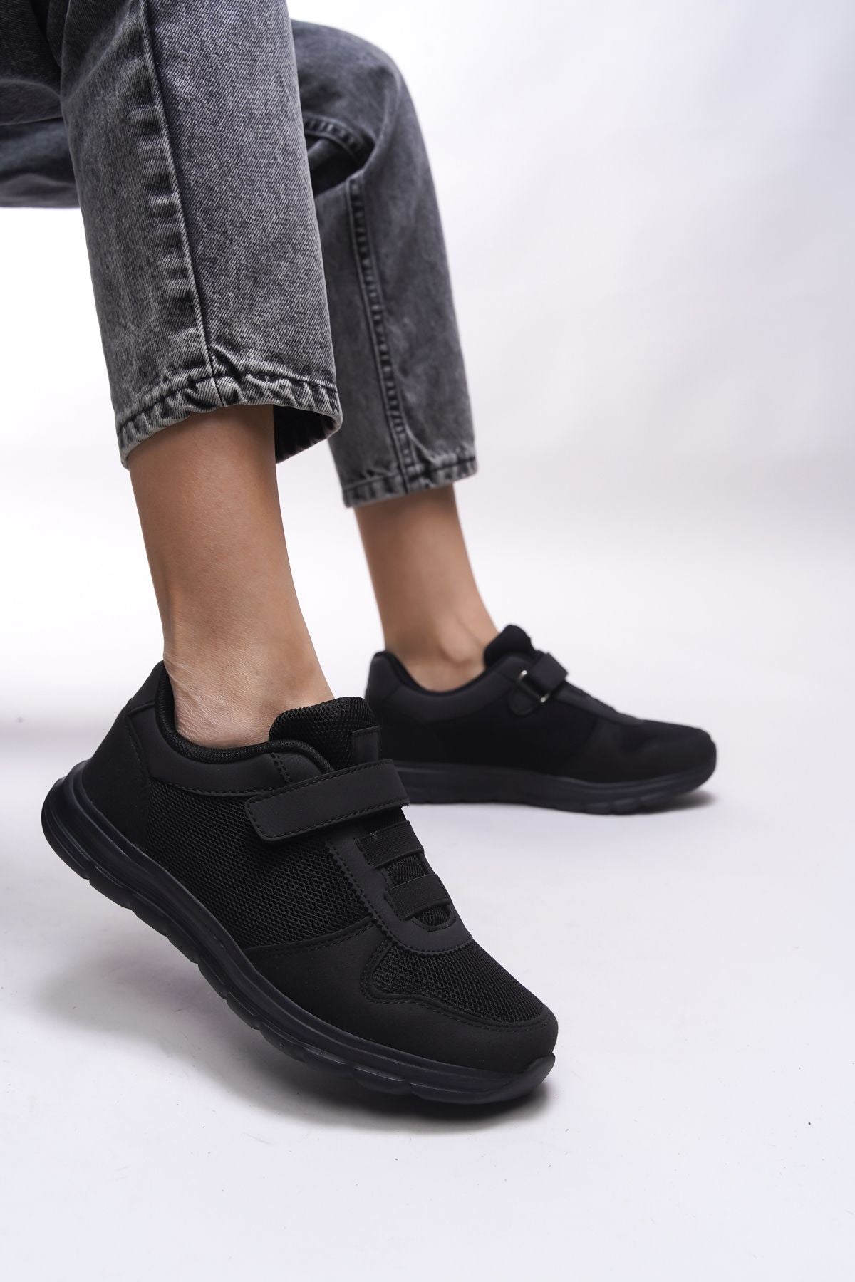 Aelrathla Female Sneaker 0012616 Black