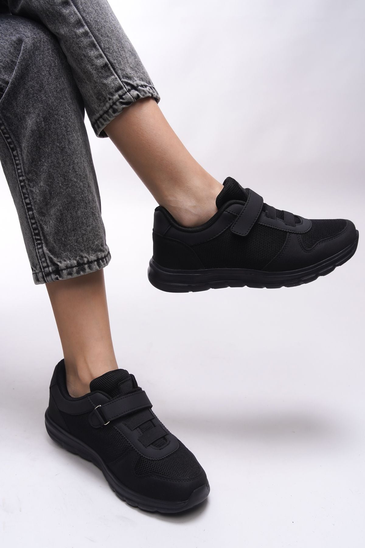 Aelrathla Female Sneaker 0012616 Black
