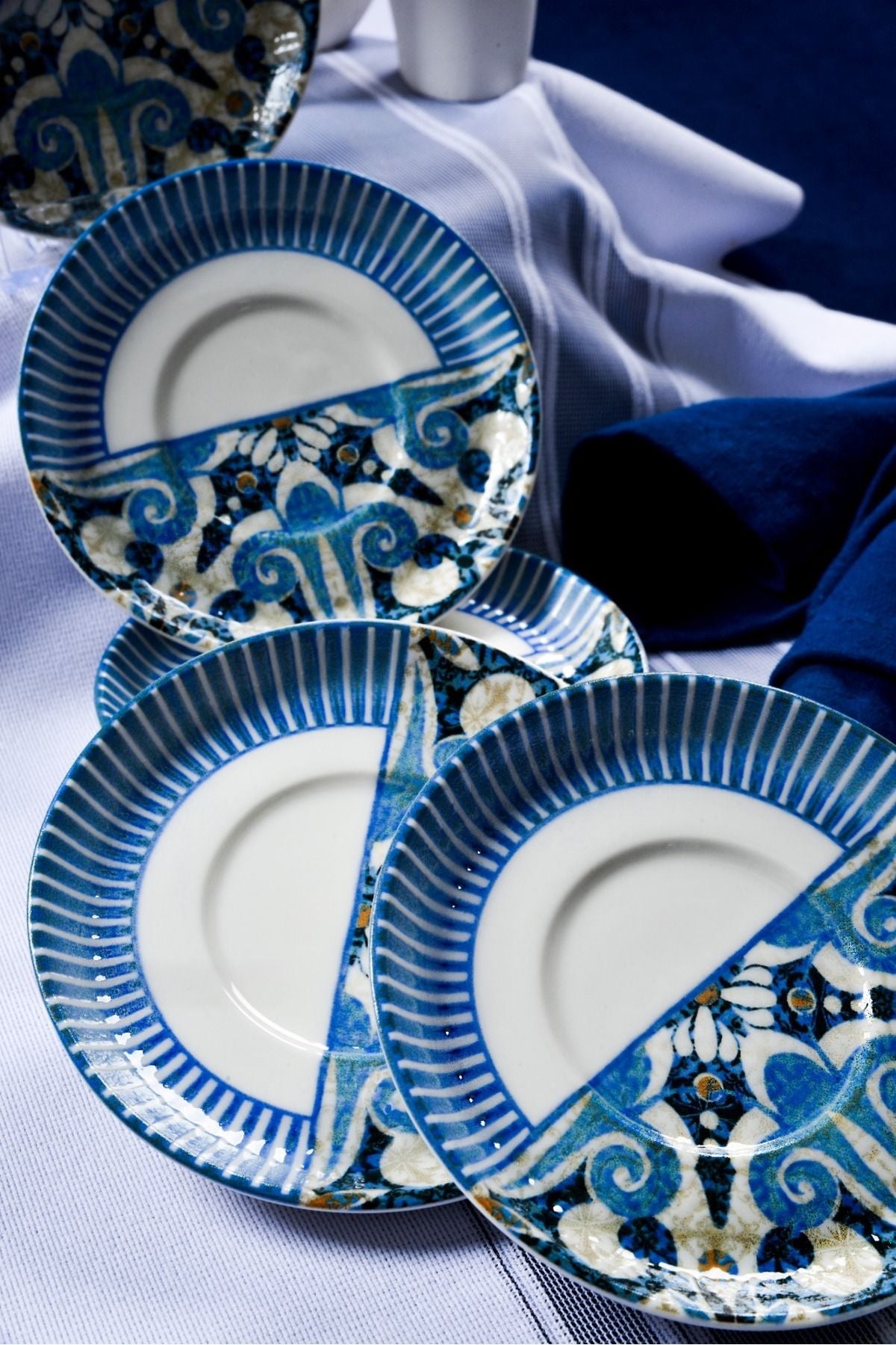 Azur 6 Piece Porcelain Tea Plate Set