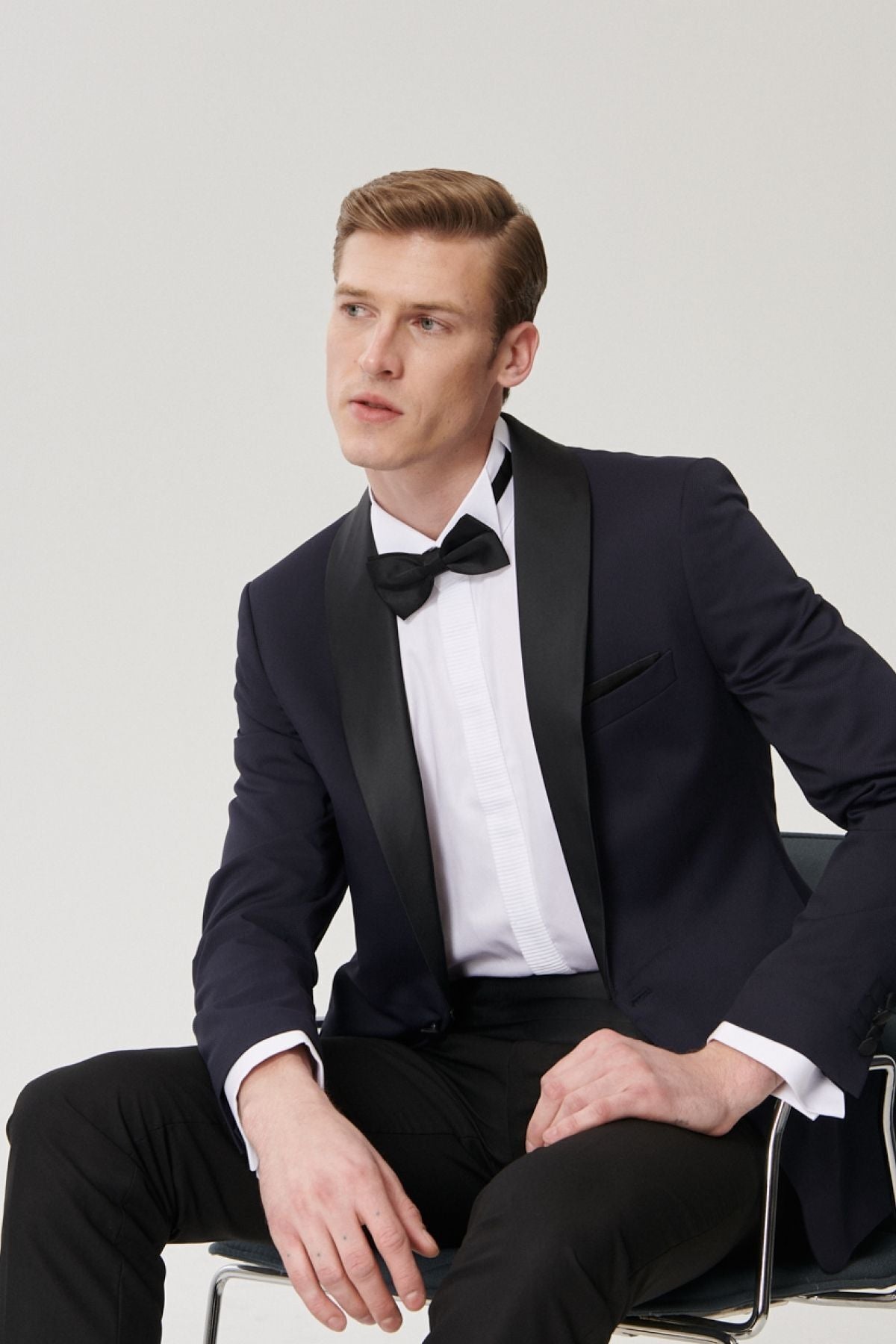 Men's extra slim fit narrow cut -off pattern tuxedo grooming