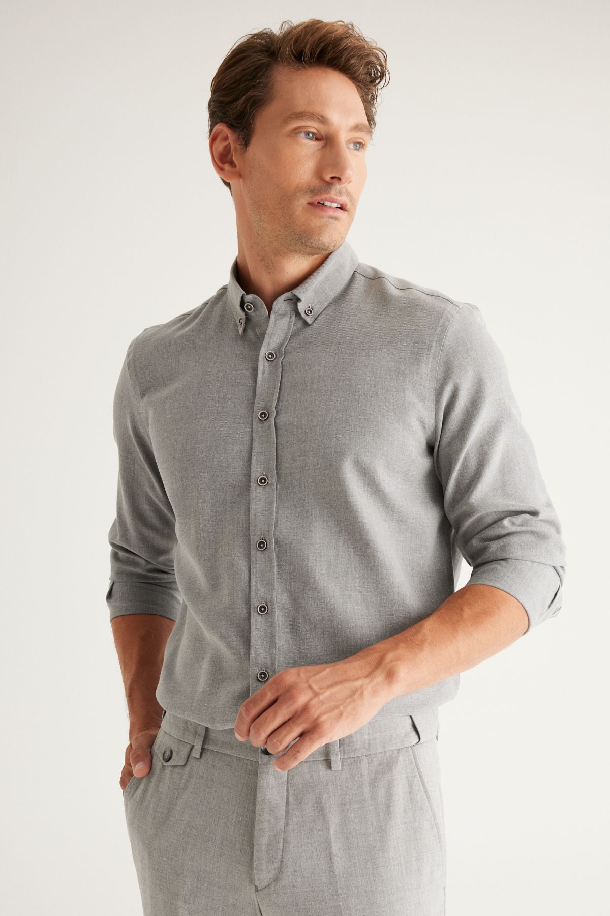 Men's gray slim fit narrow cut classic collar organic cotton shirt