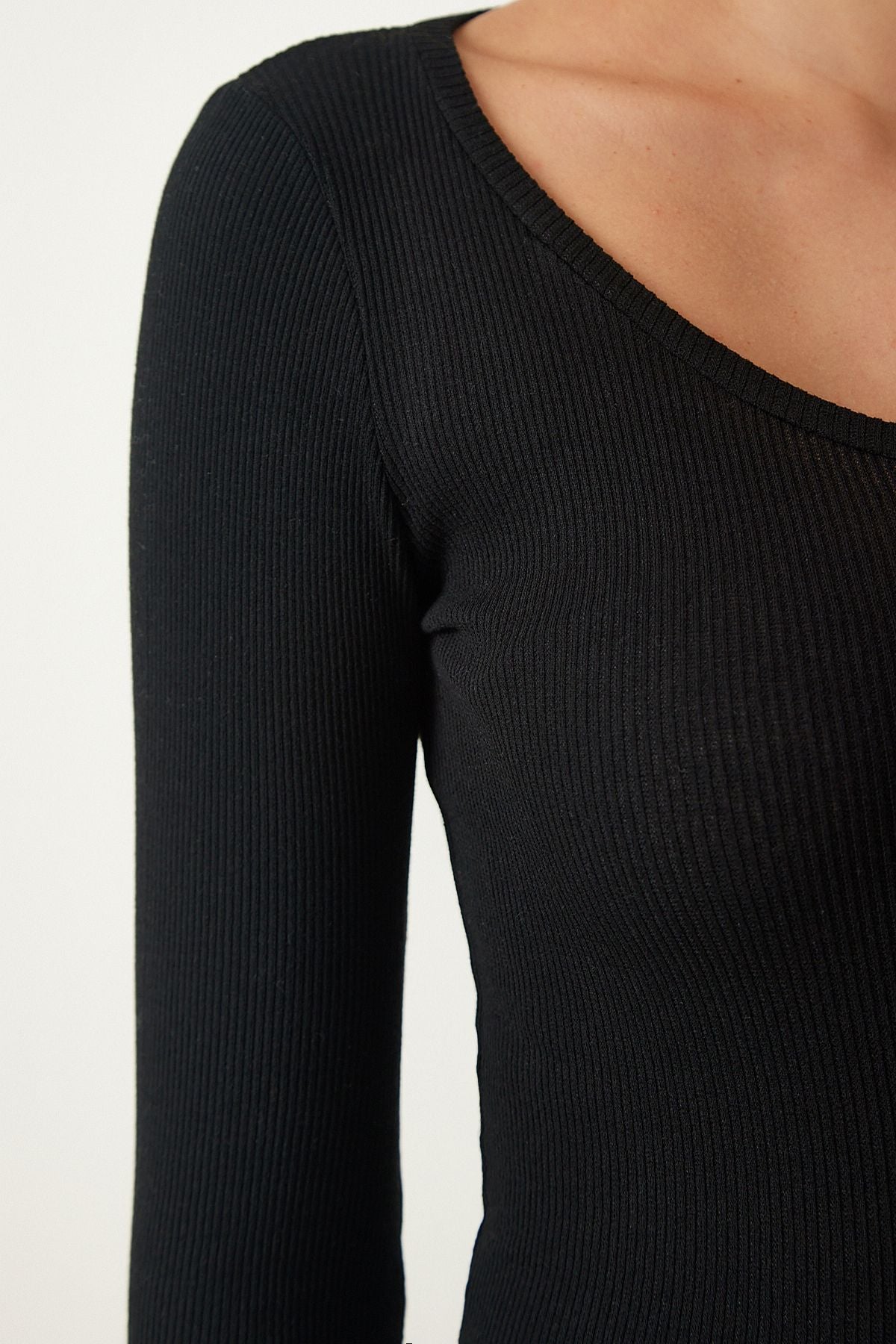 Female Black V -Neck Wick Lycra knitted blouse GT00057