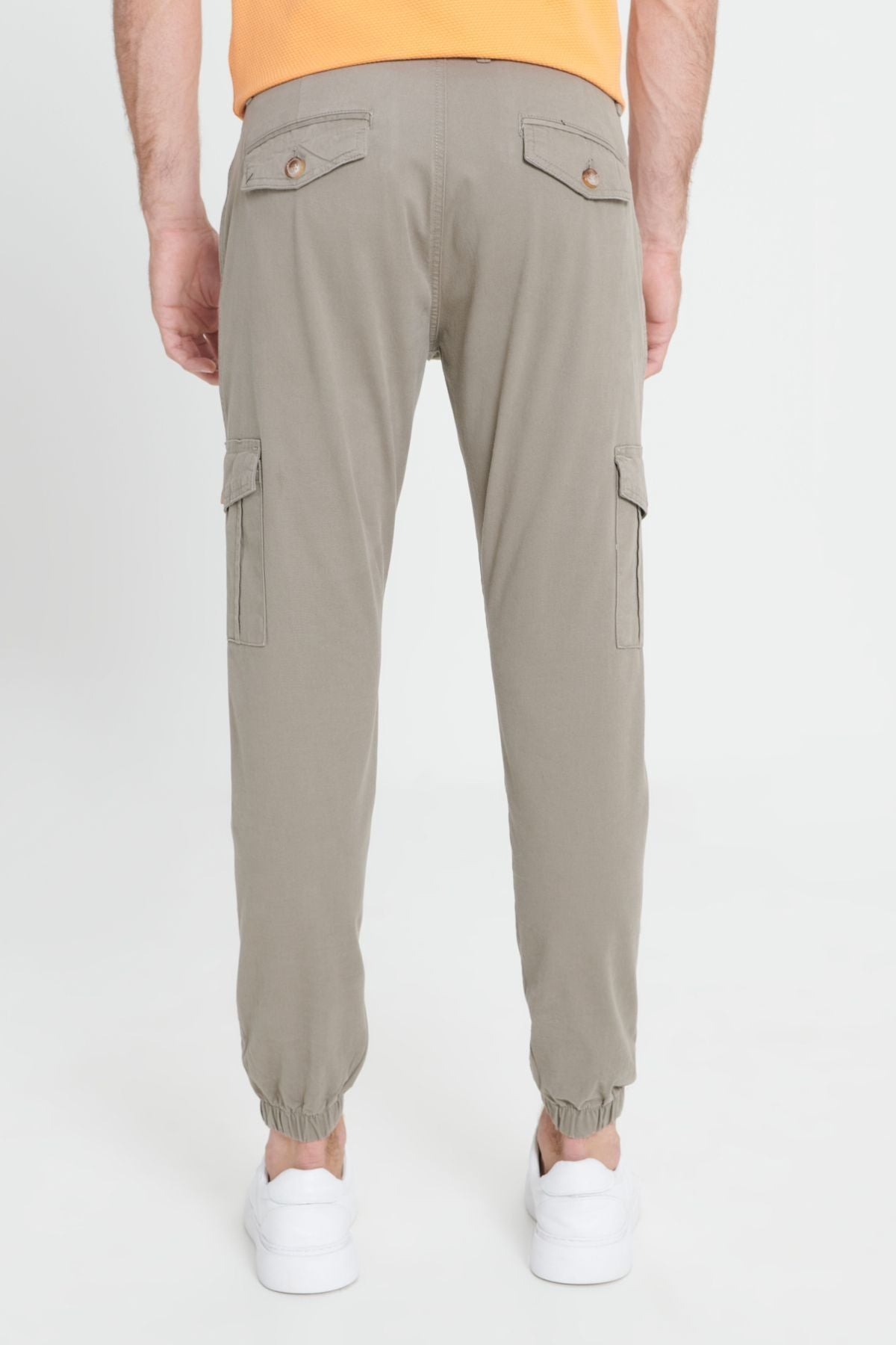 Men's Beige Slim Fit Narrow Cut Cargo Pocket Cotton Flexible Pants