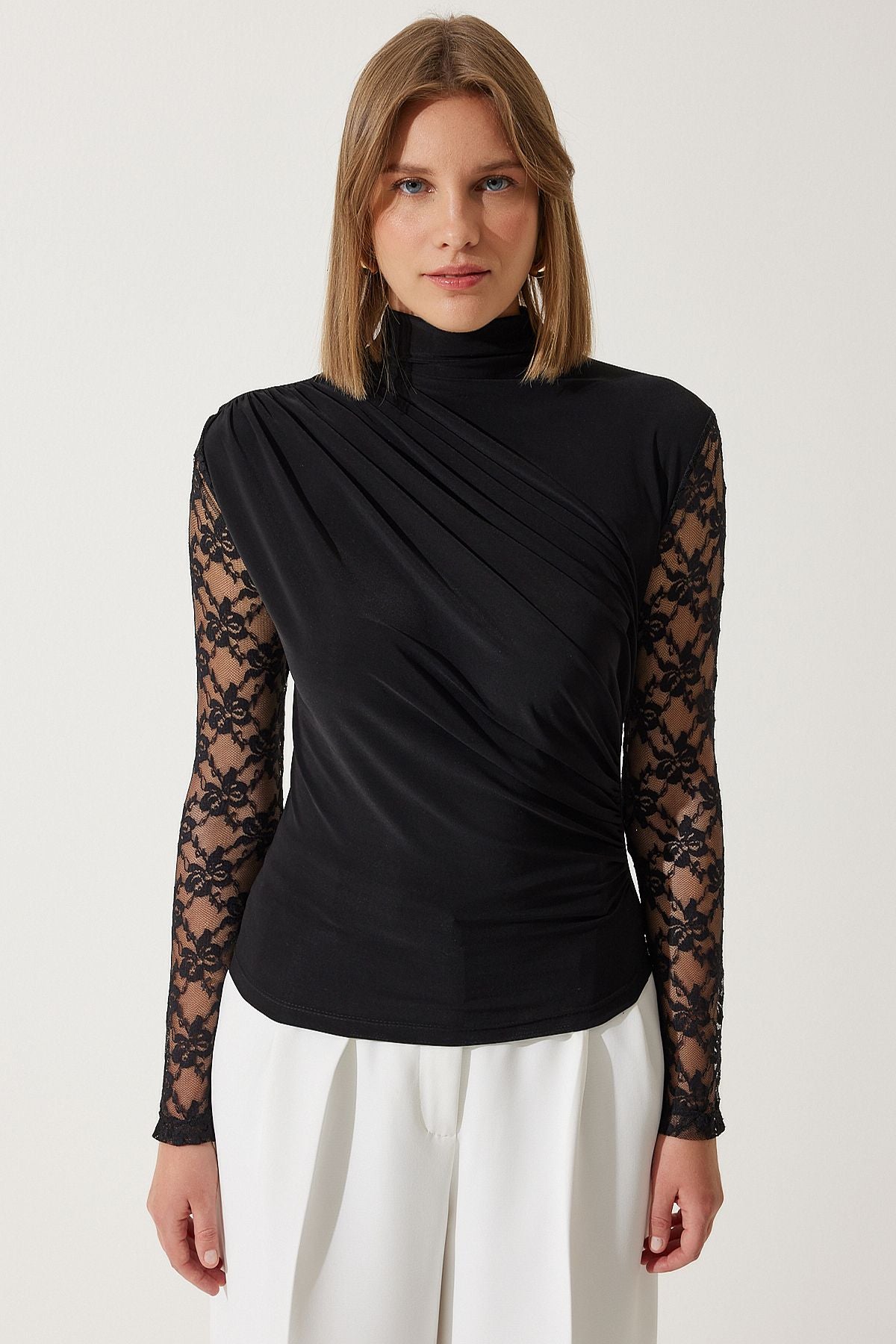 Female black lace sleeve shirred knitted blouse FF00164