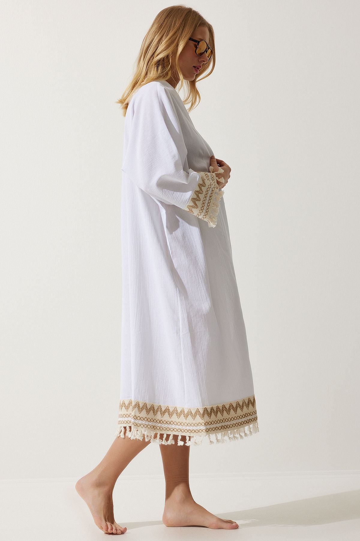 Women's white tassel guipure detailed long linen kimono OH00042