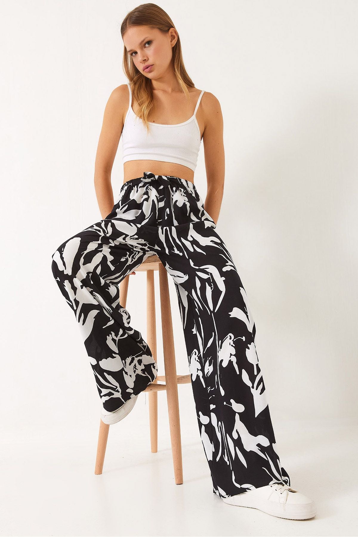 Female -linked patterned viscose pants 60261355