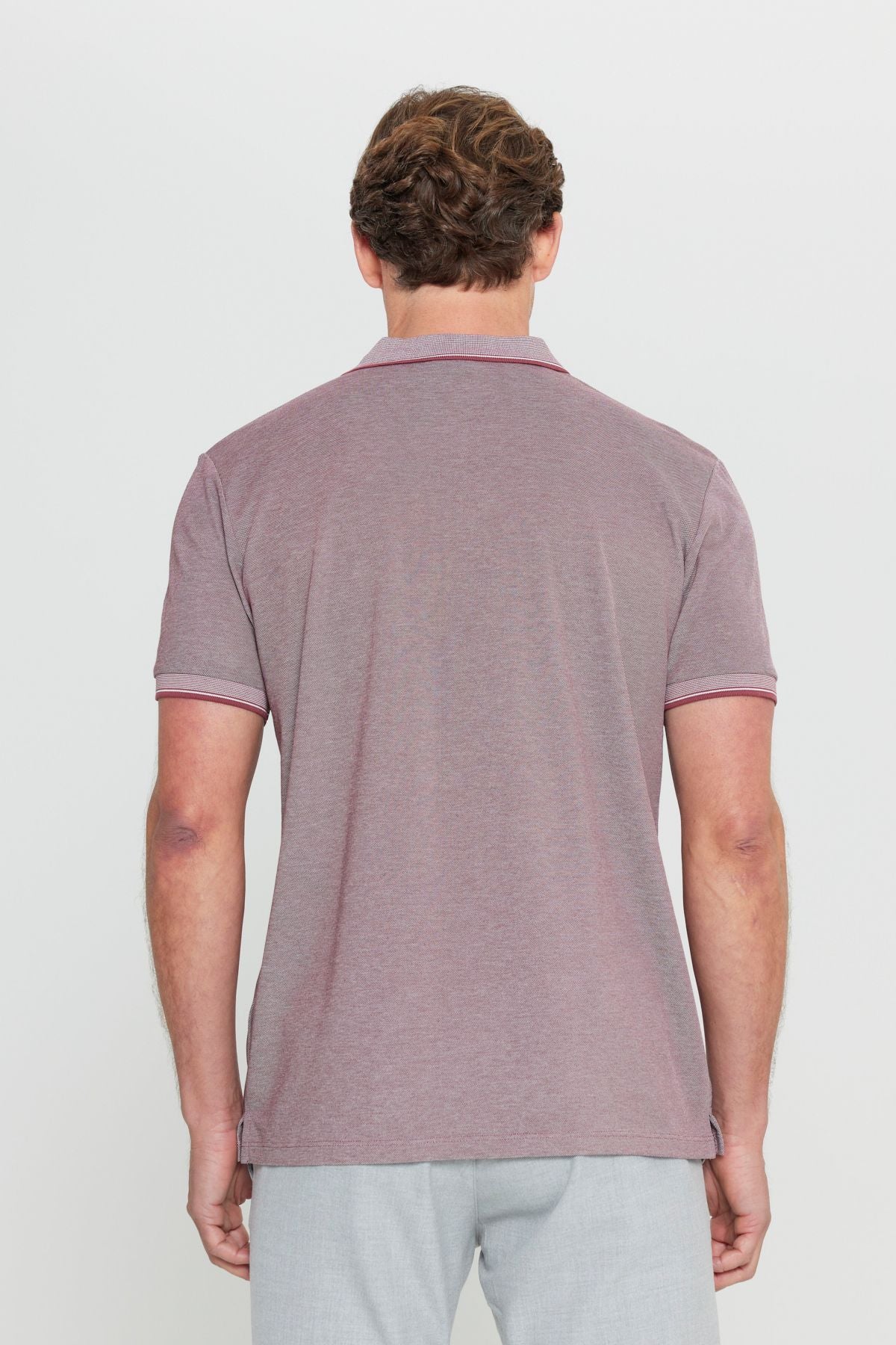 Men -Plugging Cotton Fabric Regular Fit comfortable cut burgundy curved polo collar pocket t -shirt
