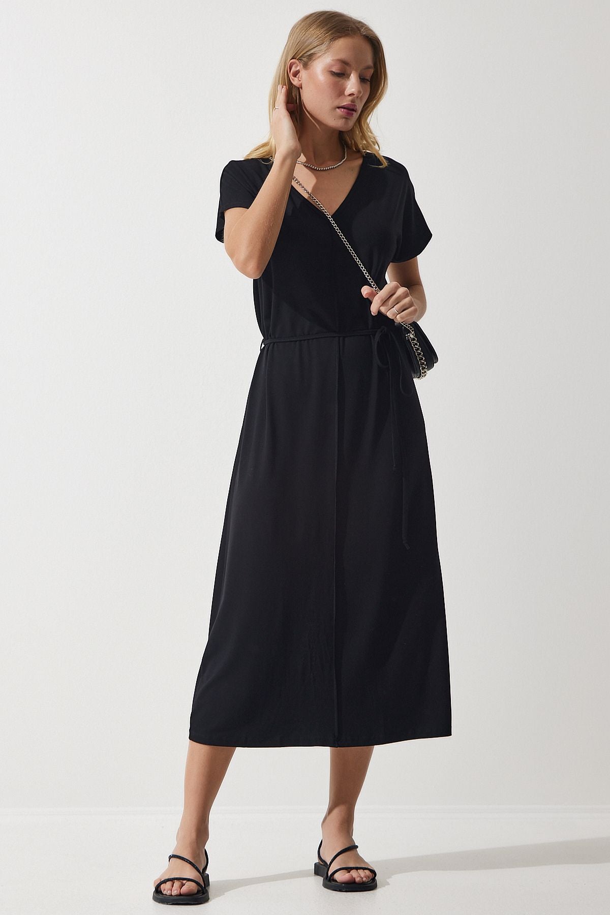 Female black belt V -neck viscose dress ub00240