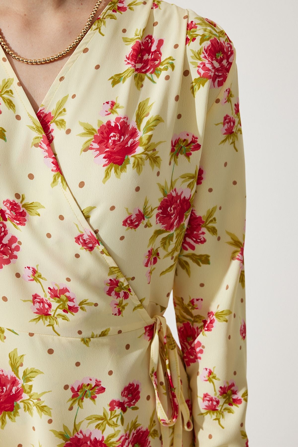 Woman Yellow Flower Mini Anvelop Chiffon Dress UB00274