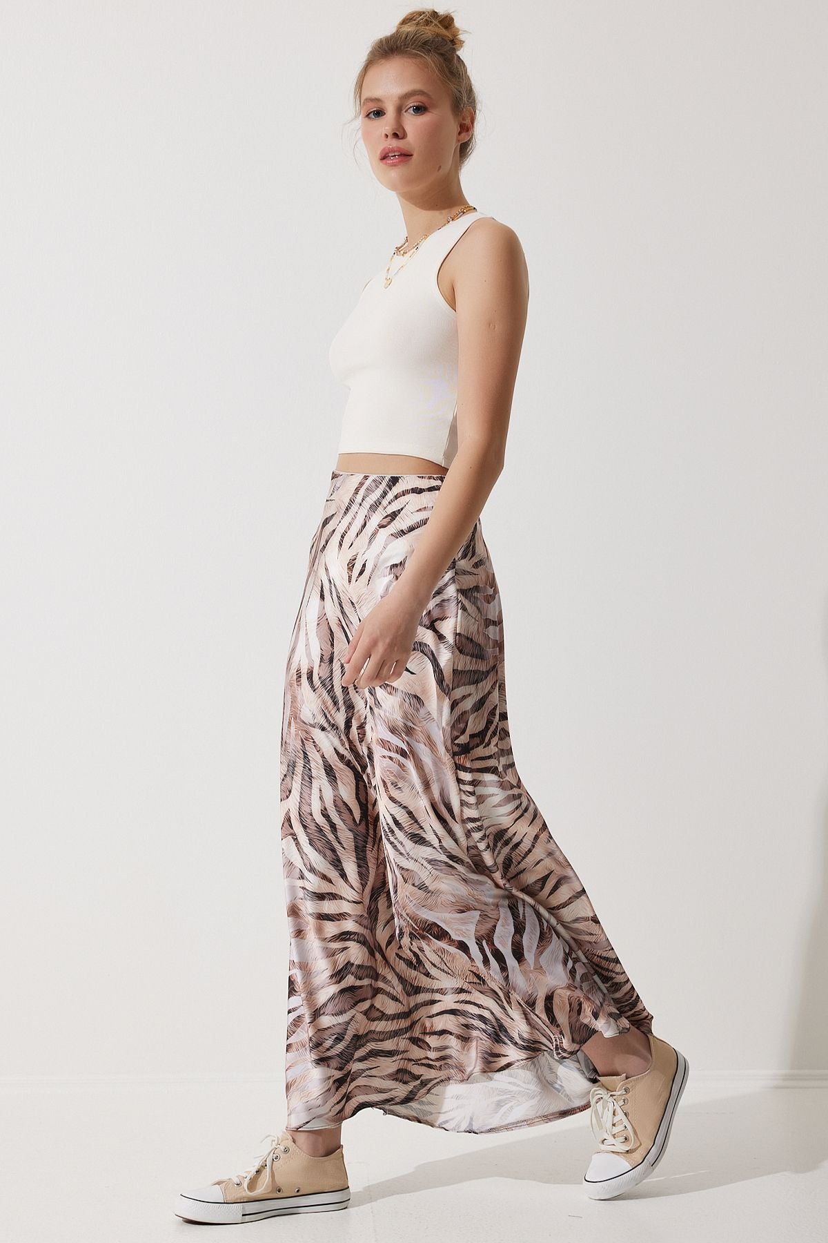 Female brown cream patterned satin surface skirt DD01320
