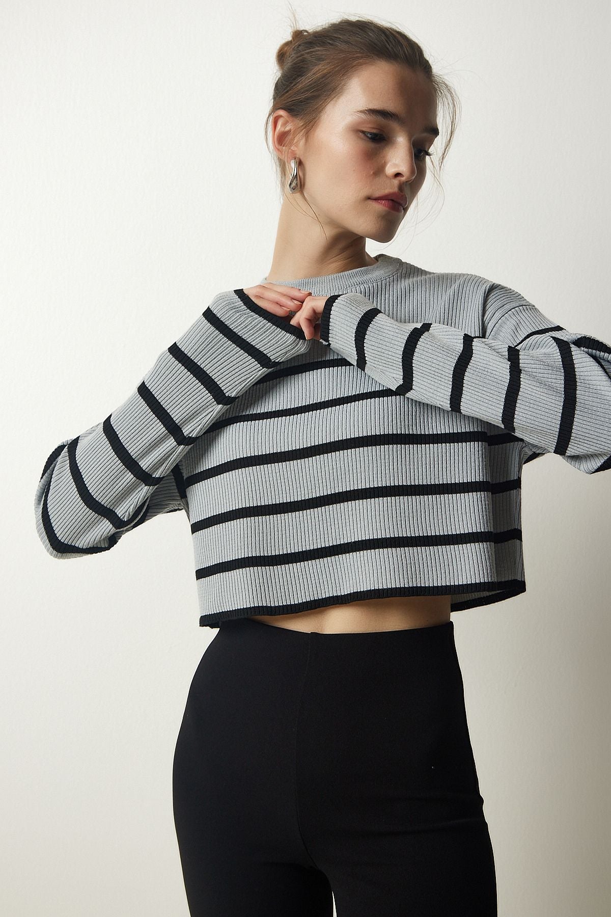 Women's Gray Wick Striped Crop Knitwear sweater PF00048