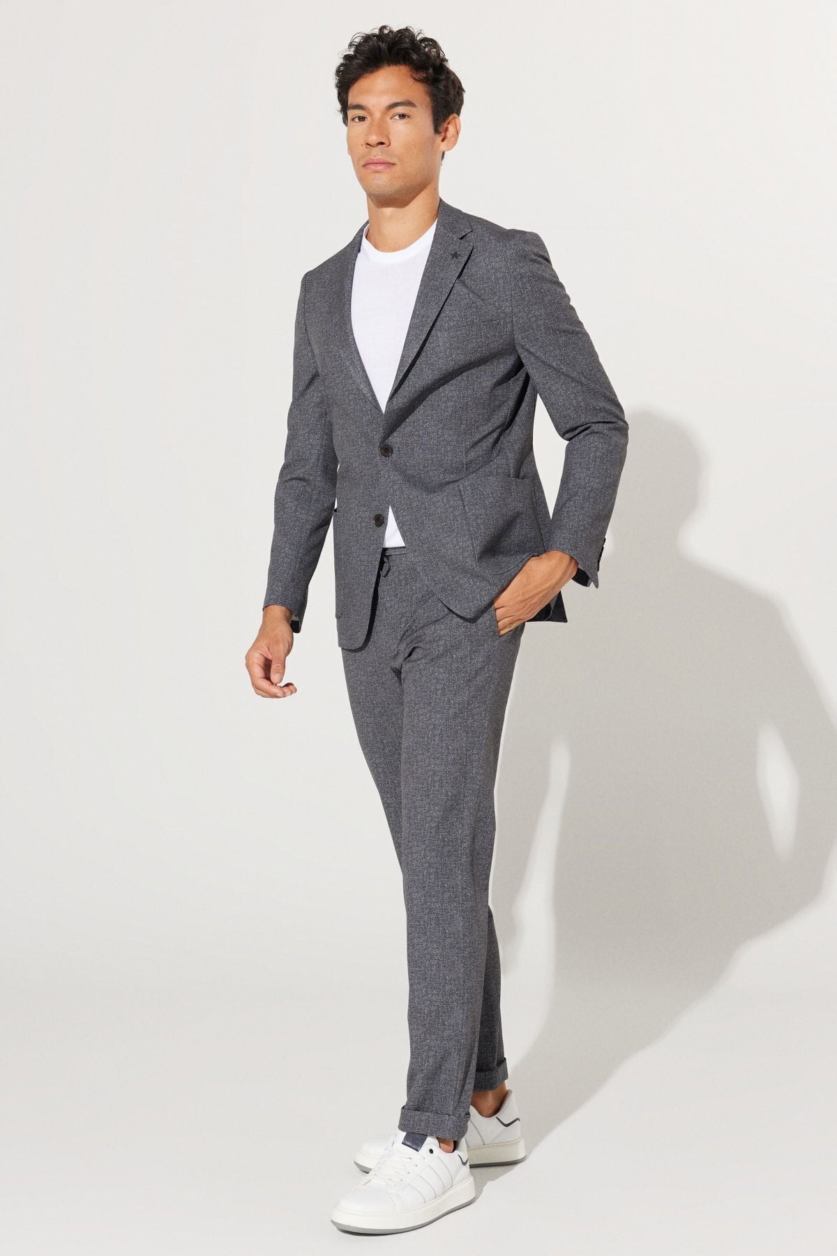 Men's anthracite-white slim fit narrow cut Mono collar patterned suit suits