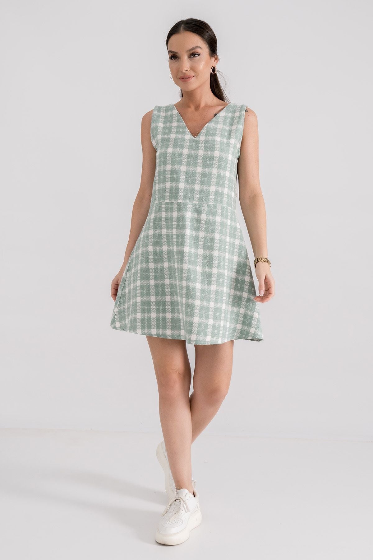 Female Mint Tüvit Front Rear V-Neck Sleeveless Clash Mini Dress ARM-24K001073