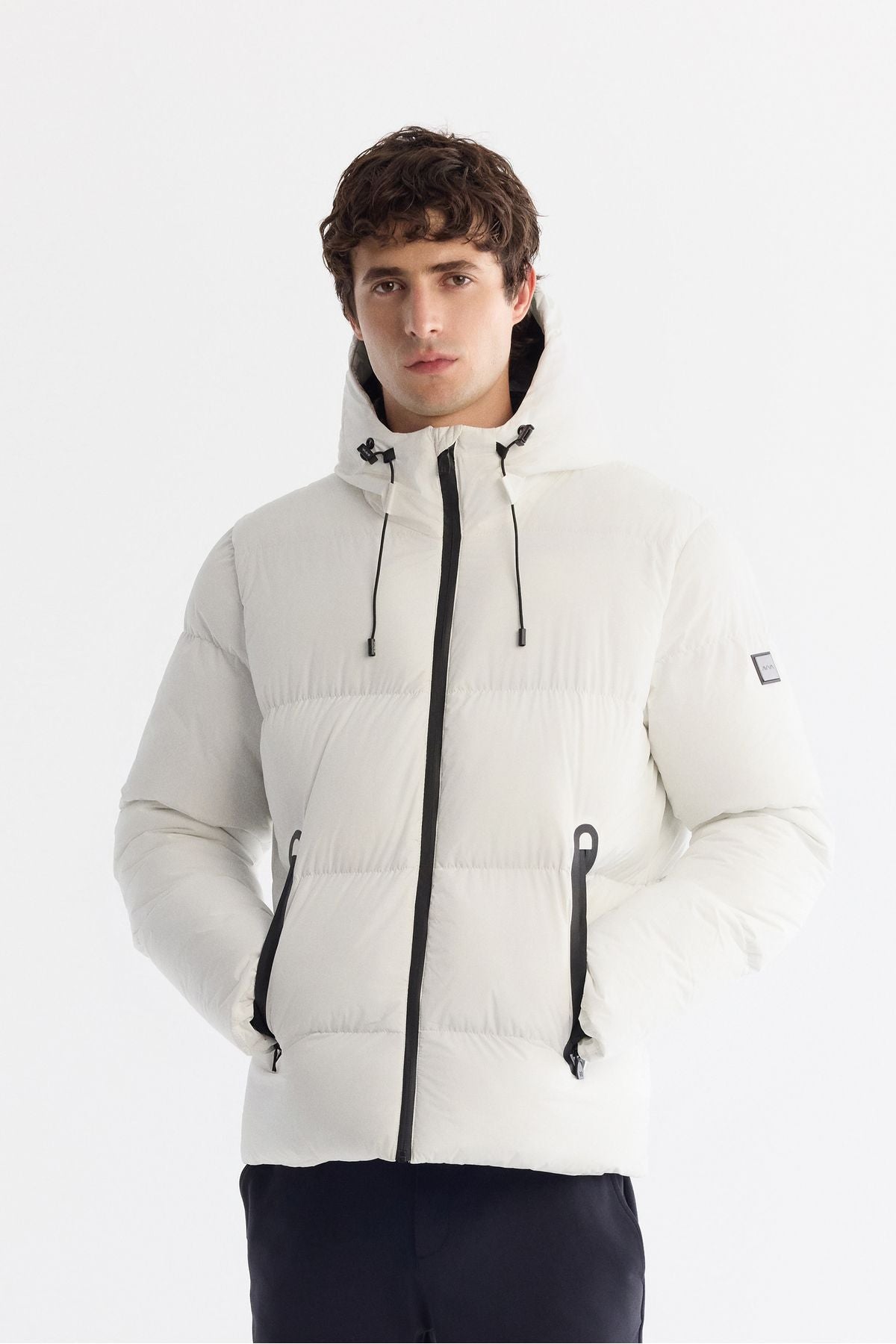 Men's white hooded water repulsive windproof inflatable coat B006046