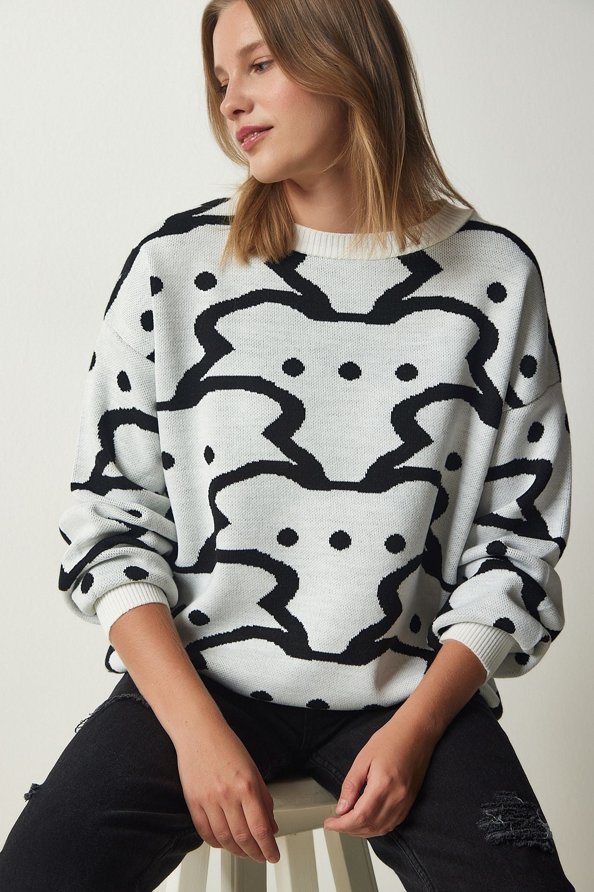 Female Ecru Pattern Thick Knitwear Sweater KB00036