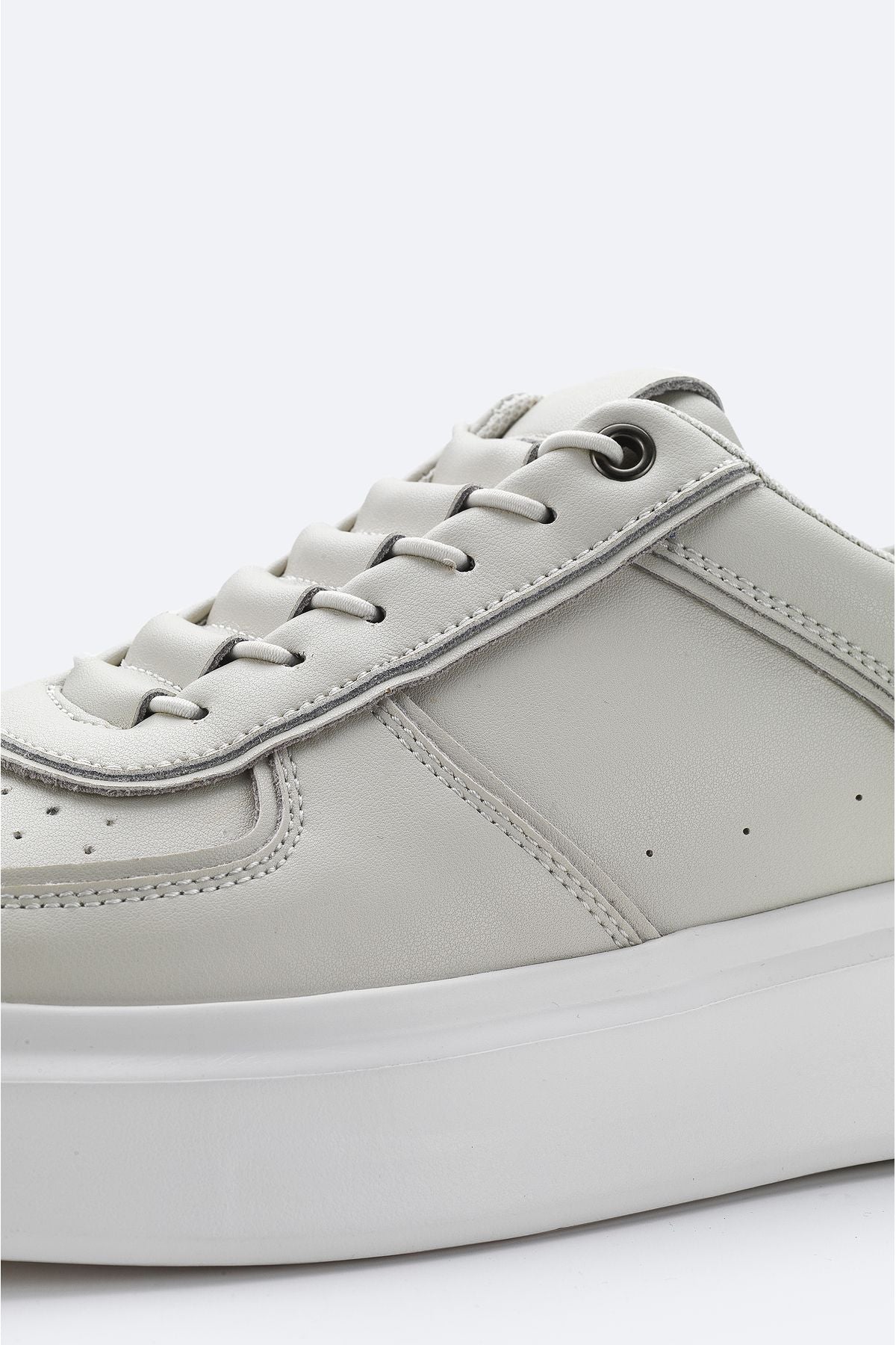 Men's white sneakers a42y8013
