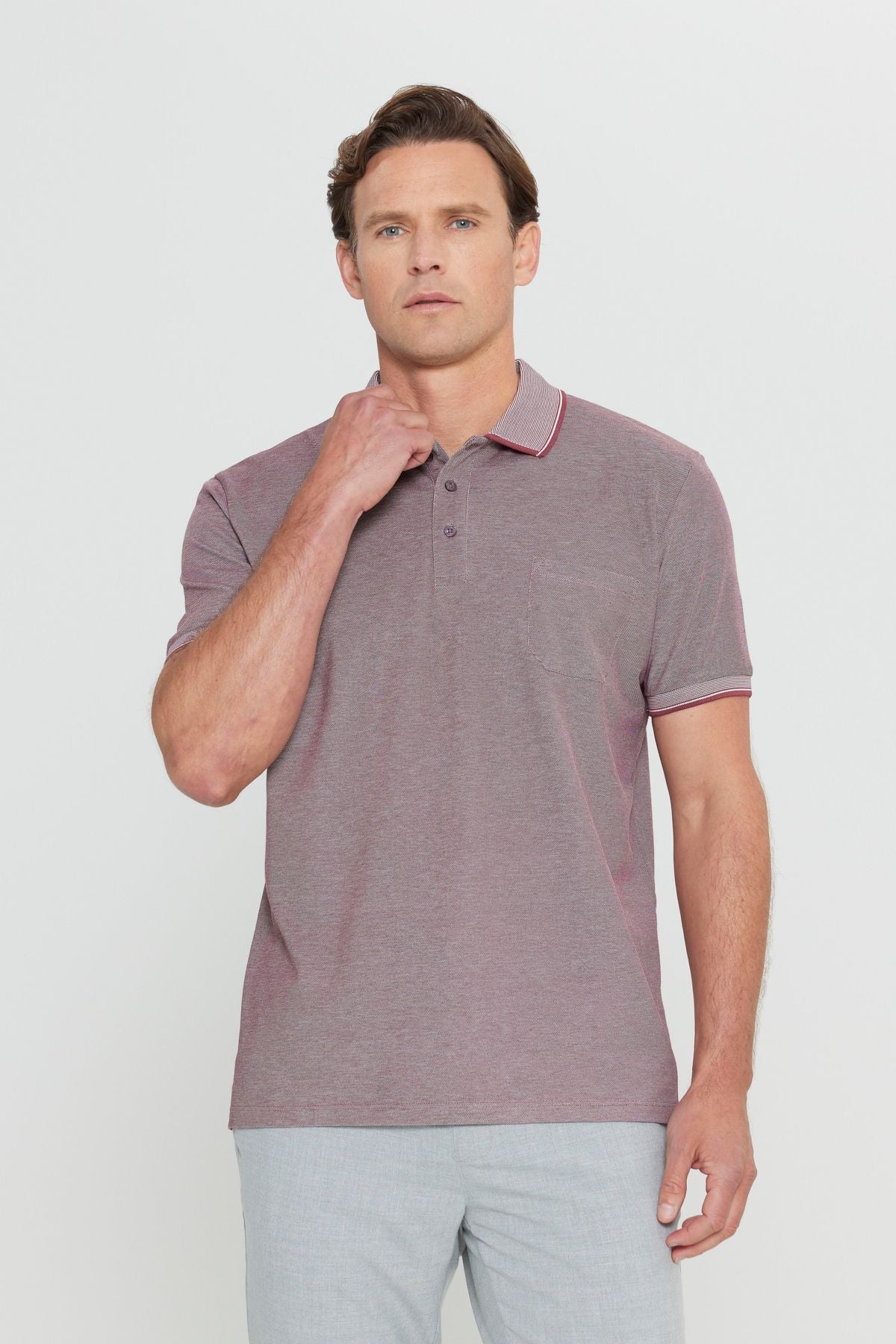 Men -Plugging Cotton Fabric Regular Fit comfortable cut burgundy curved polo collar pocket t -shirt