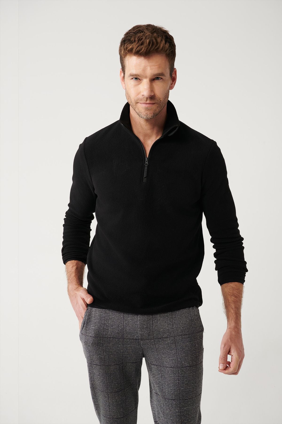 Men's black cold -resistant half -zipper with perpendicular collar polar sweatshirt E001068