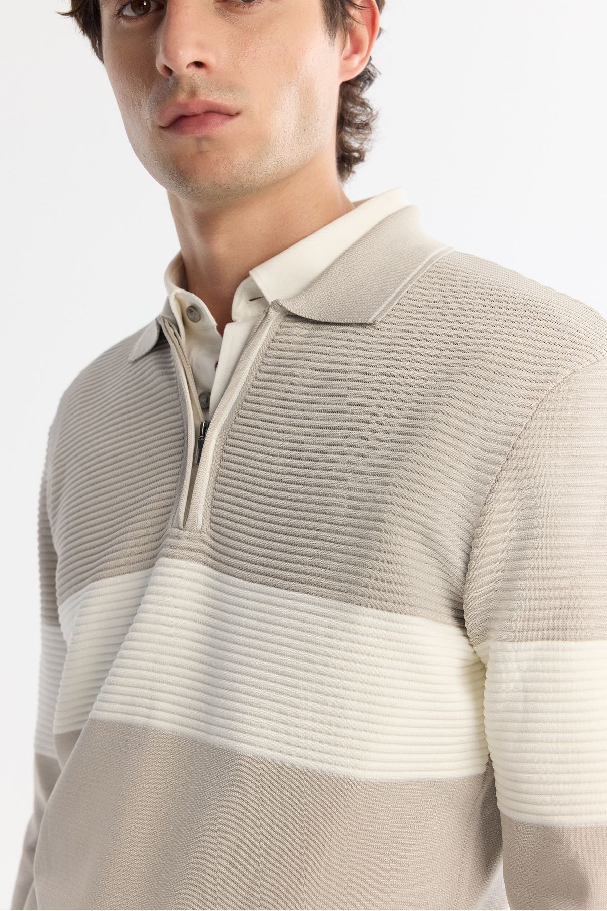Men's light gray zipper polo collar block colored knitwear sweater A42Y5030