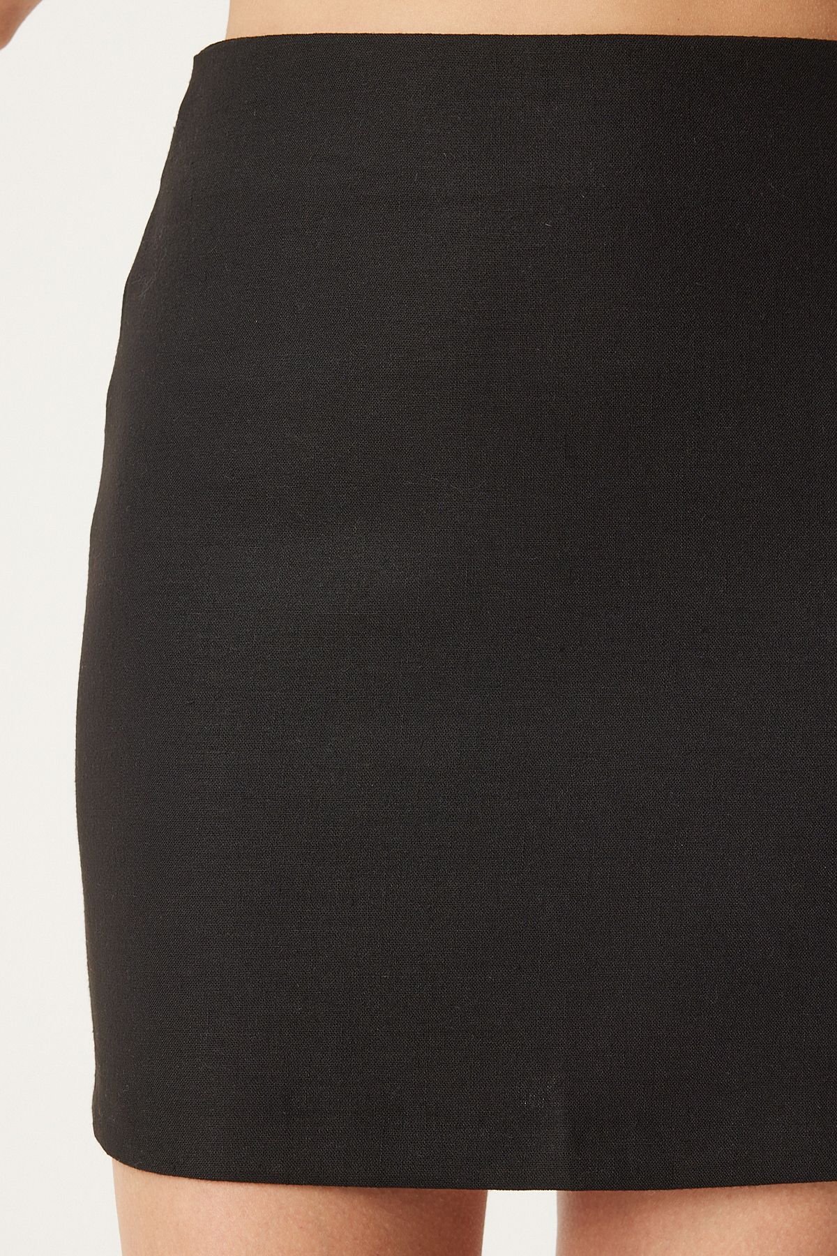 Female Black Mini Woven Skirt FN03240
