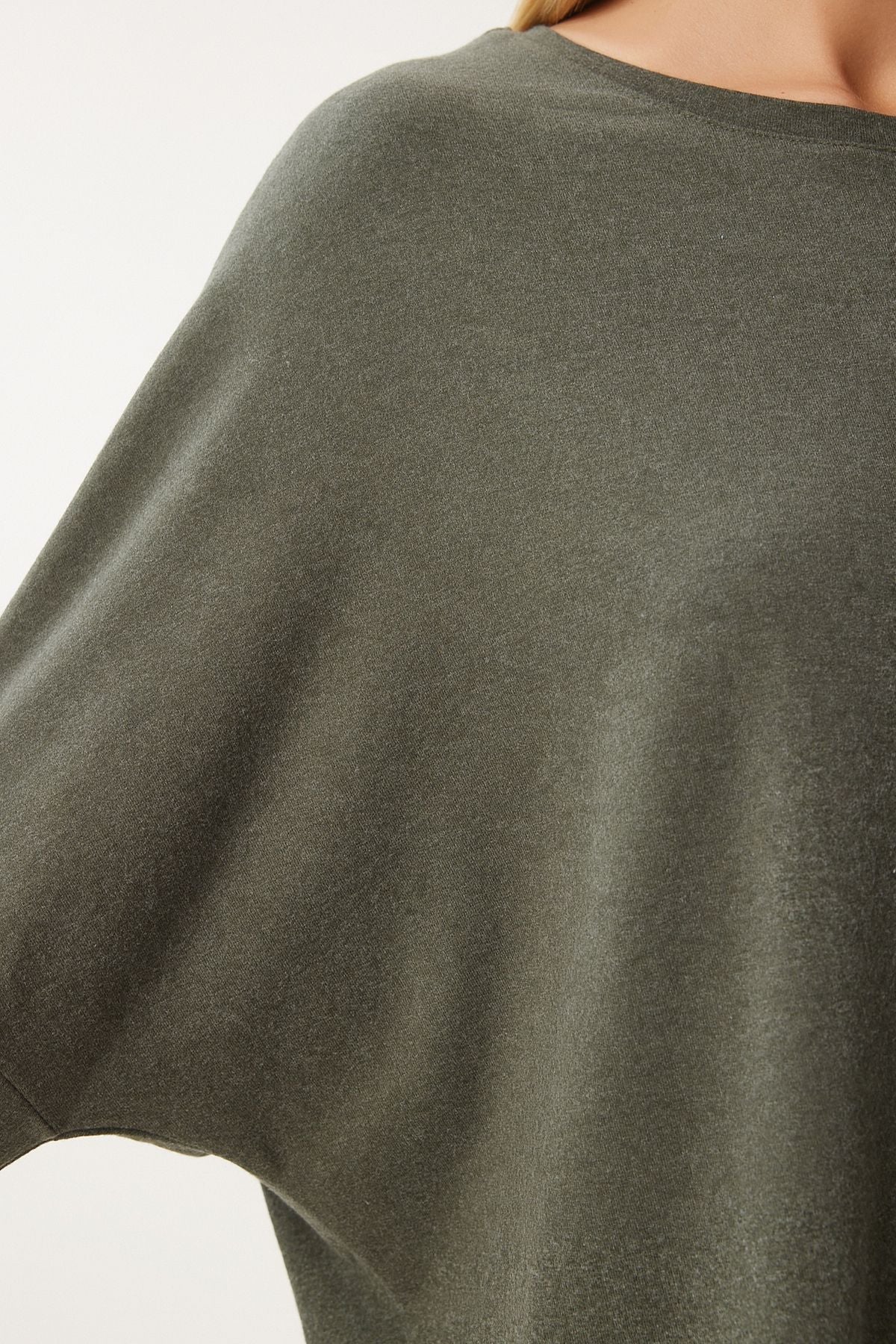 Female Khaki Bicycle Yaka Bat Arm Knitting Blouse EN00616