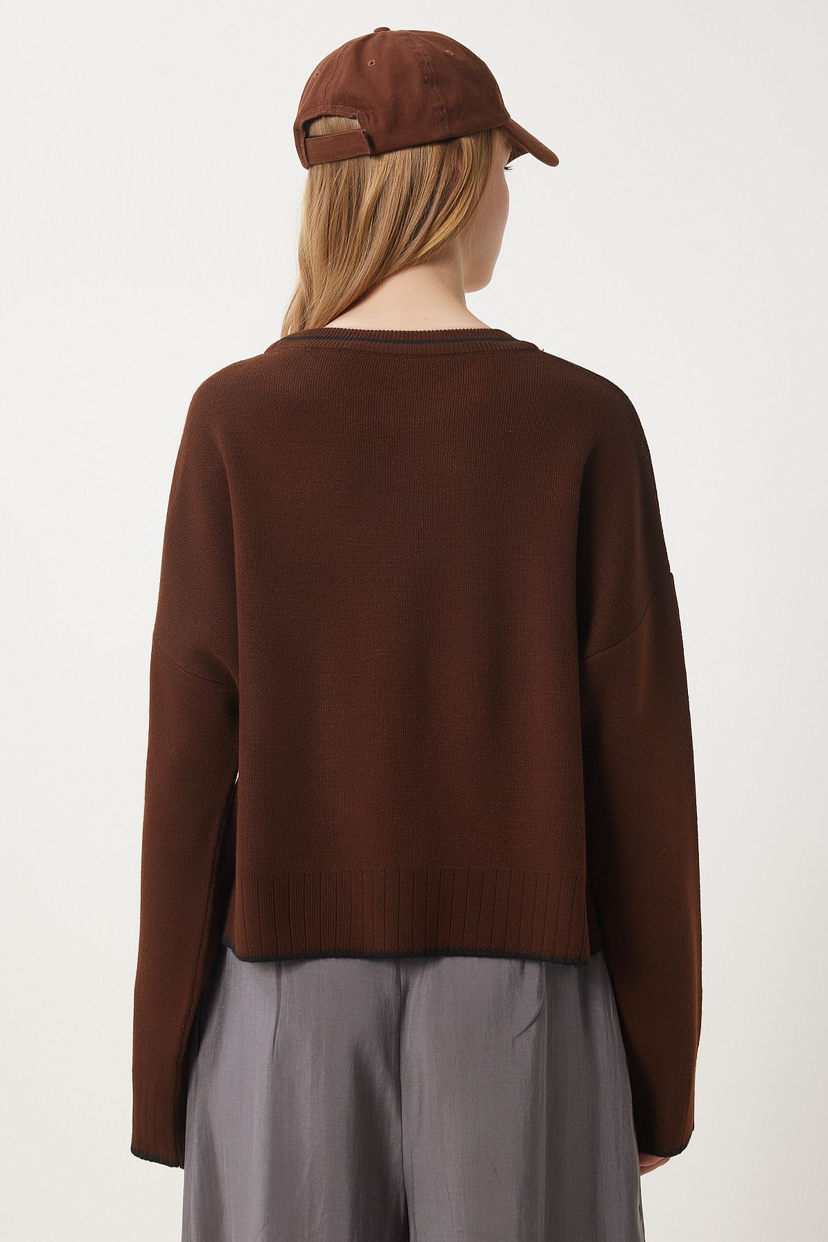 Female Brown Basic Knitwear Sweater PF00010
