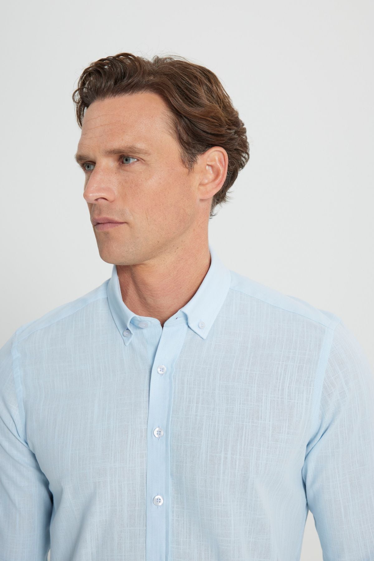 Men's light blue 100 %cotton breathing fabric pennant oxford slim fit button collar shirt