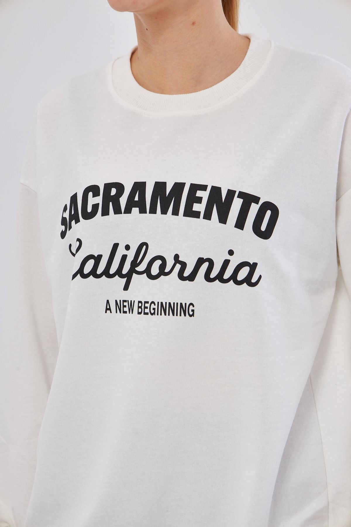 Woman White Sacramento Printed Oversize Sweatshirt Arm-25k001020