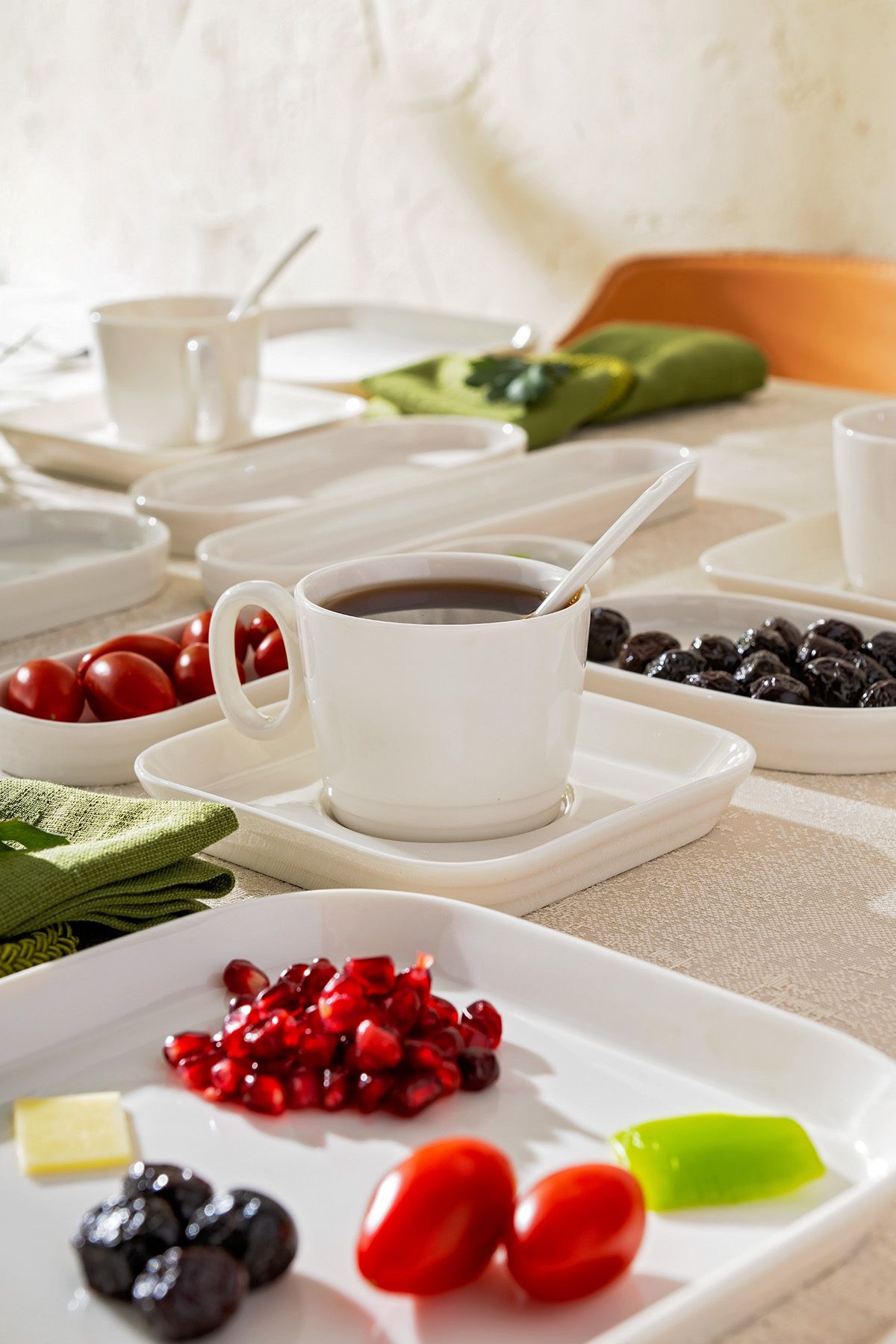 NEW MISRA 30 PIECES 6 PERSON PORCELEEN BREAKFAST SERVICE WHITE