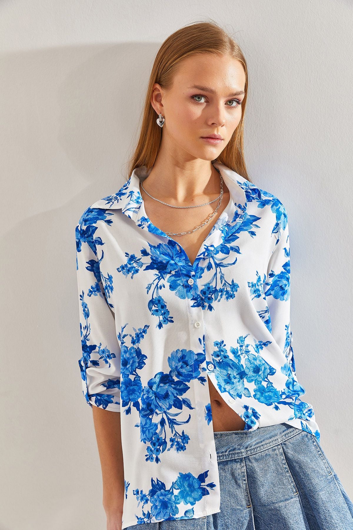 Flower Flower Patterned Arm Folding viscose shirt 60101026