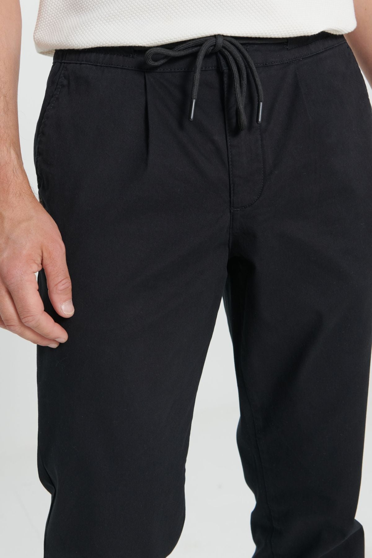 Men's black comfort fit comfortable cutting pants with side pockets