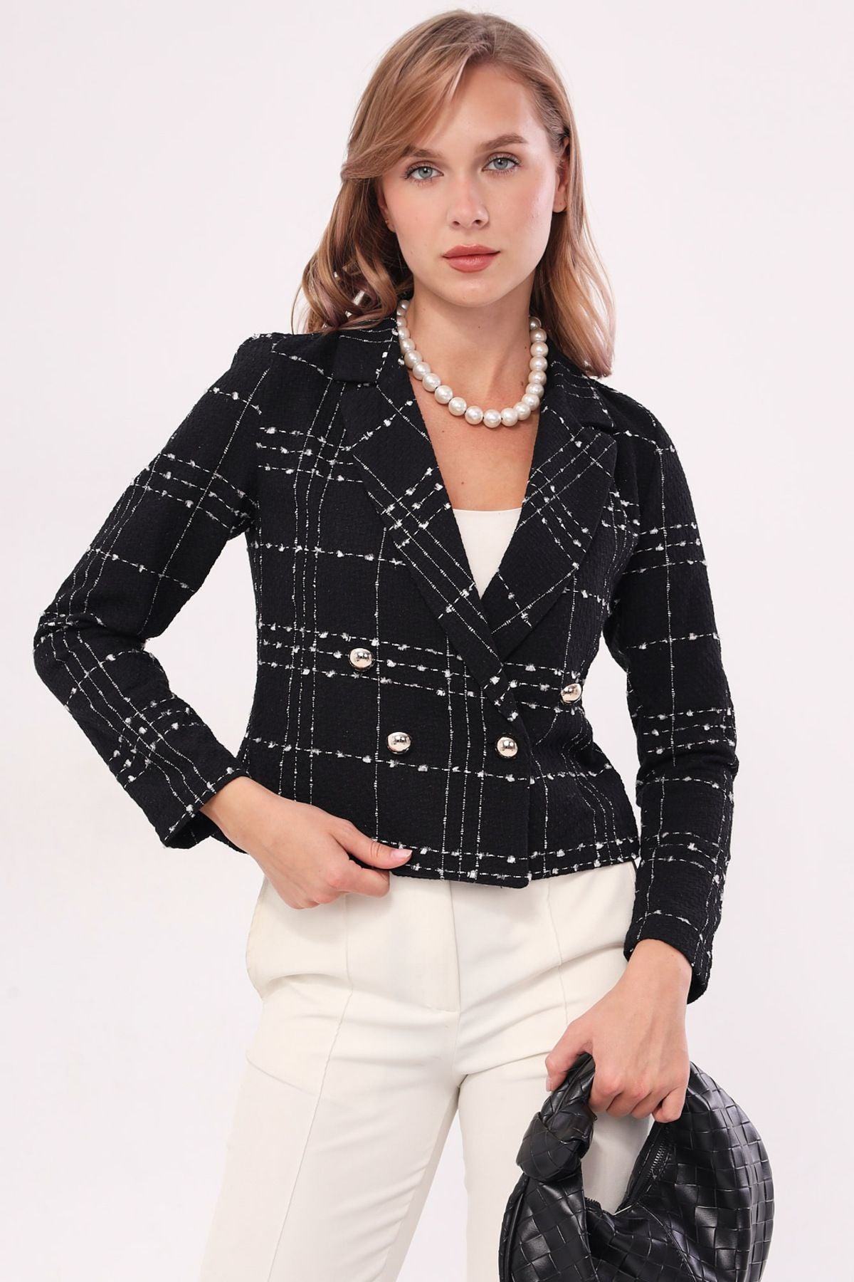 Female Black Cruve Yaka Tüvit Crop Jacket ARM-24K001014