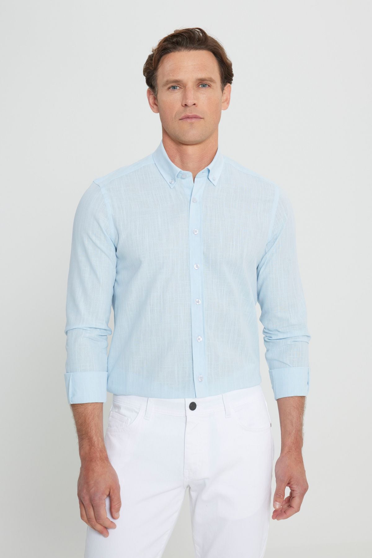Men's light blue 100 %cotton breathing fabric pennant oxford slim fit button collar shirt