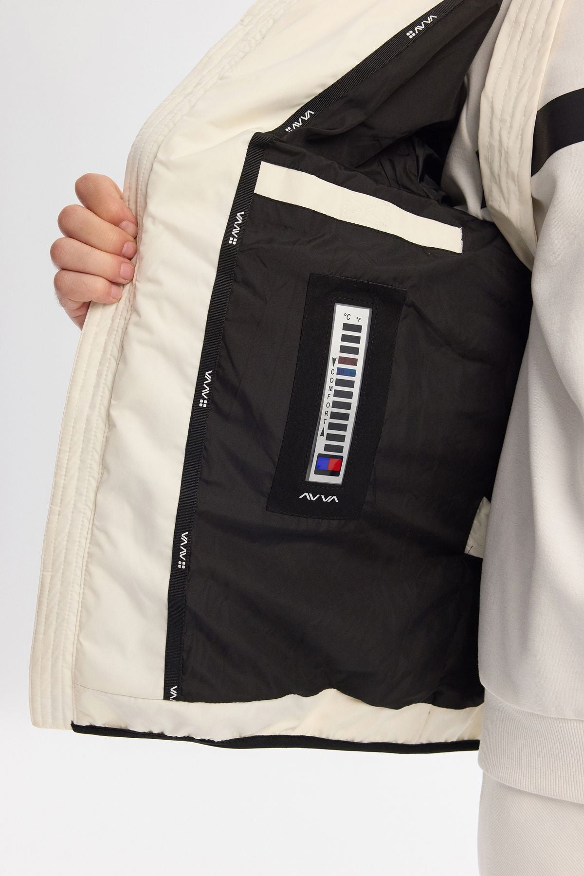 Men's white hooded water -driven windproof transport hanger Mont A42y6041