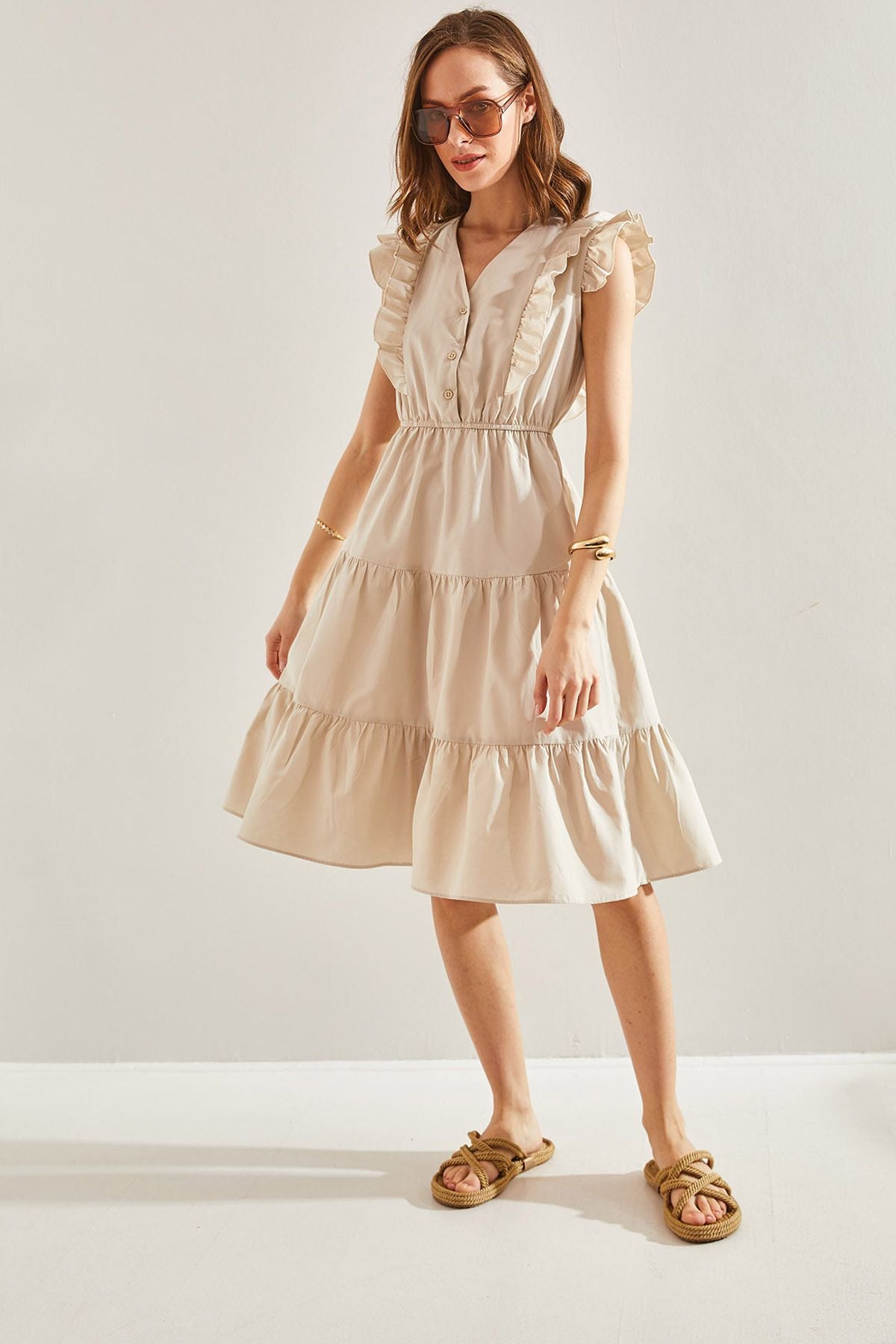 Woman frilled waist waist buttoned buttoned dress