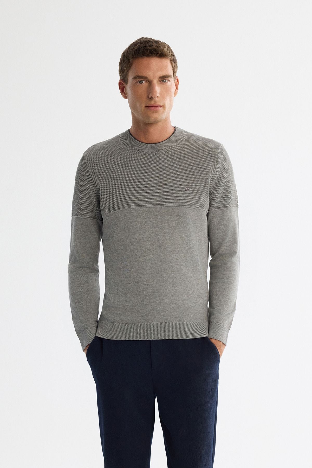 Men's gray bike collar double collar detailed textured cotton knitwear sweater A42y5190