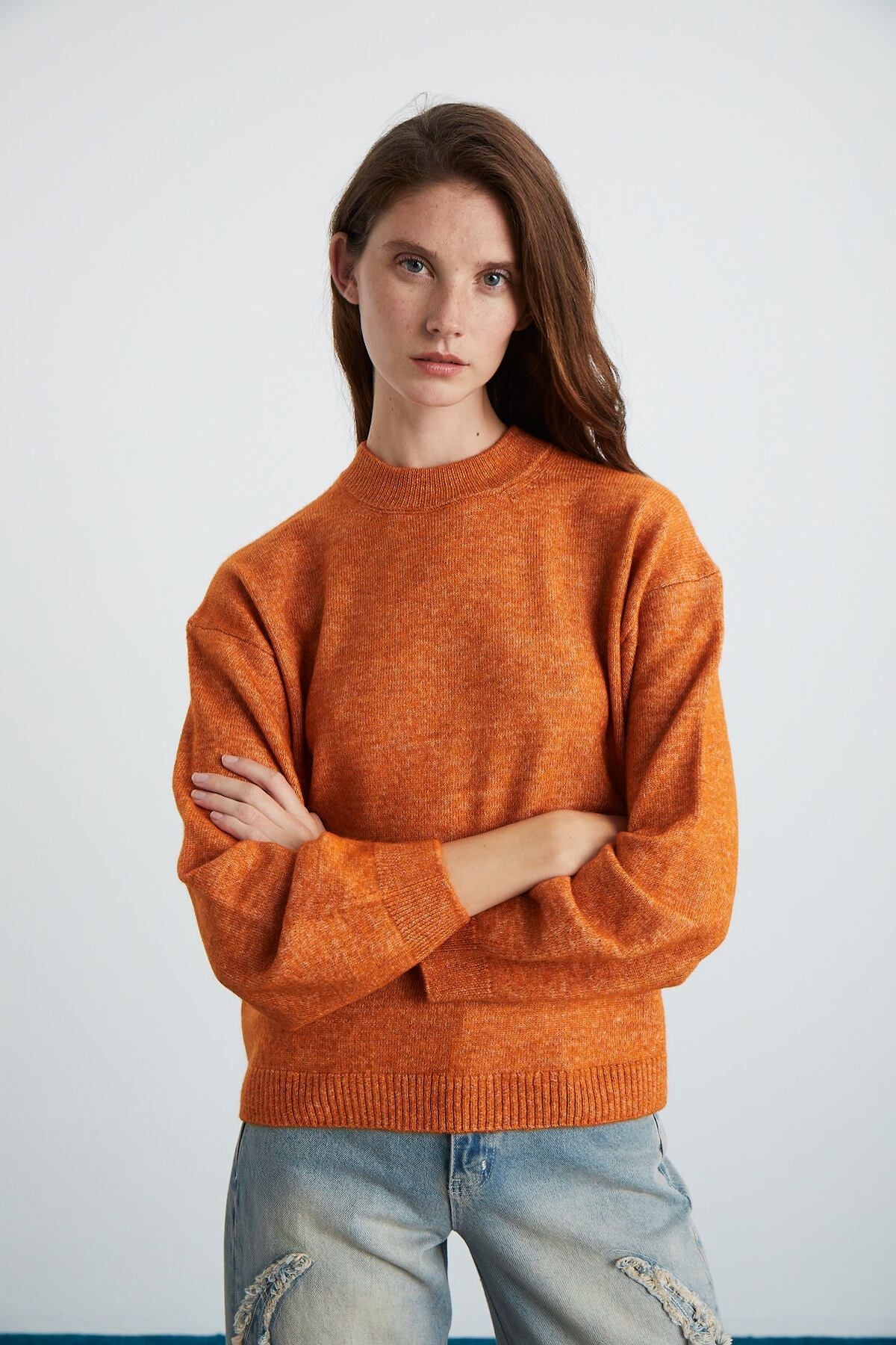 Nanna woman oversizle fit plenty of mold round collar recycle knitwear orange sweater