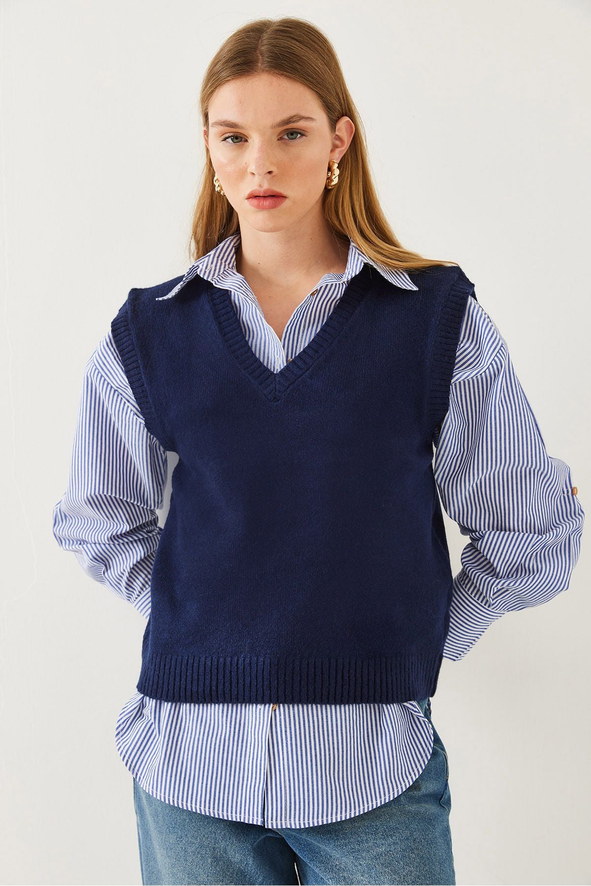 Woman V -neck knitwear Süveter 20246252