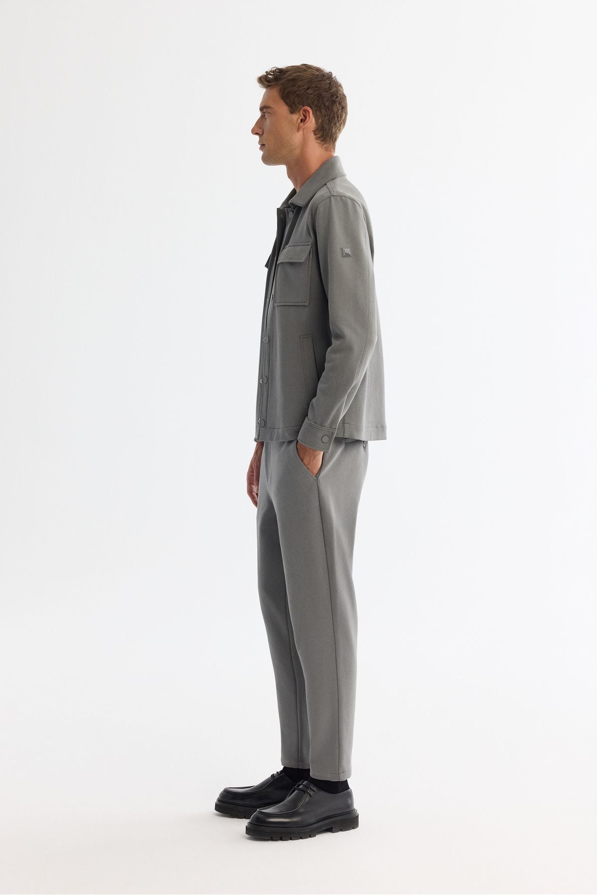 Men's gray-green classic collar double pocket shirt jacket A42Y2092