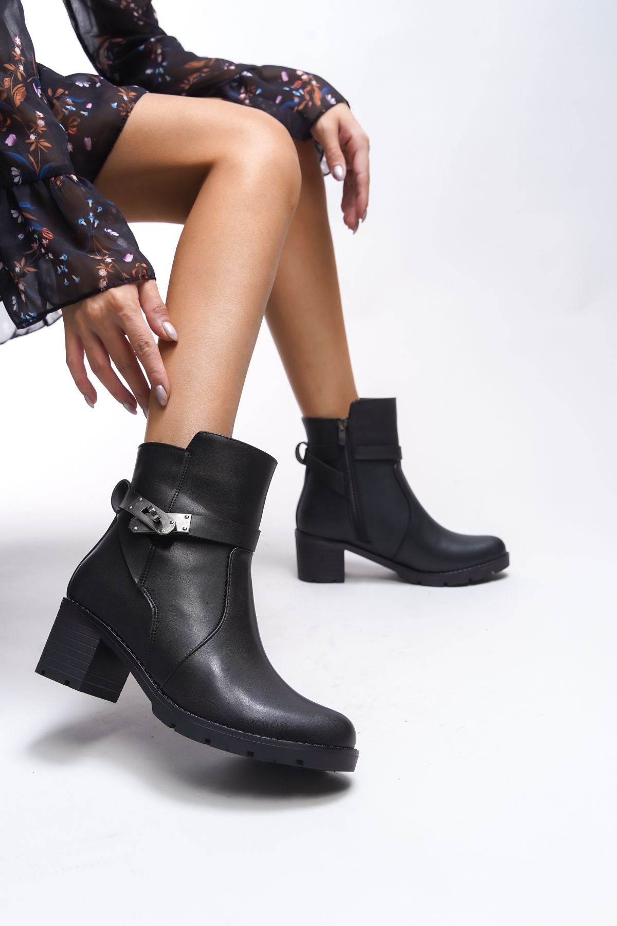 Iverolia Key Detailed Heels Bot 0012790 Black Skin