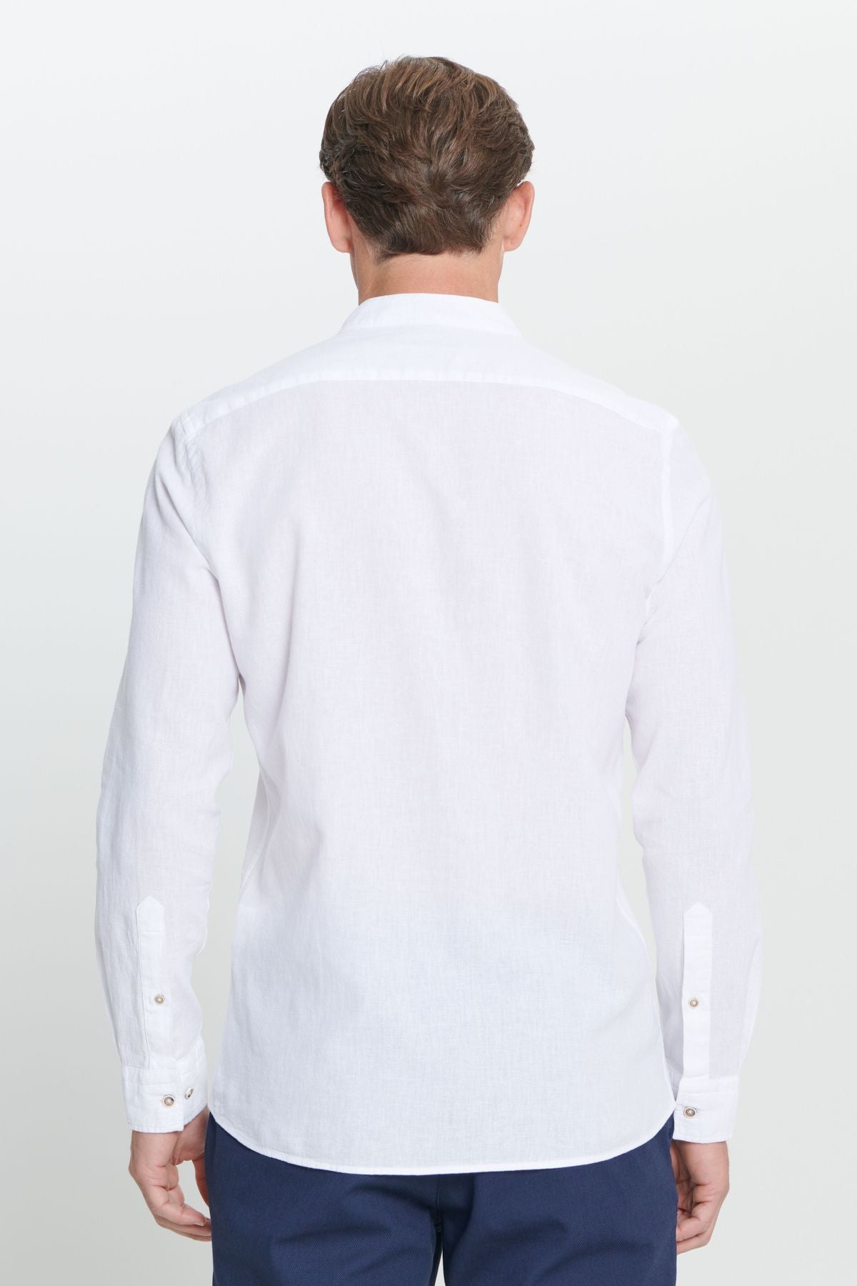 Men's white slim fit narrow cut dominant collar linen shirt