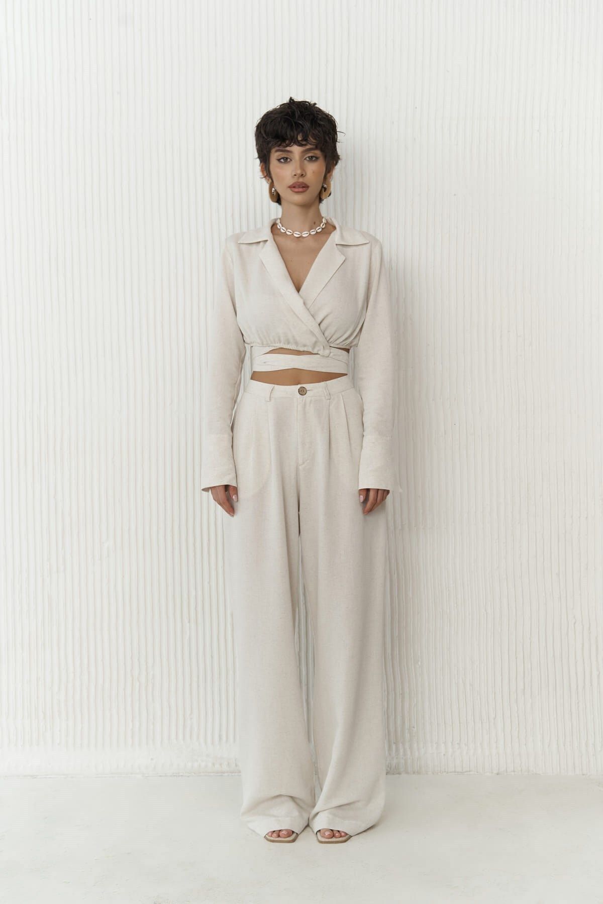 Estila Beige Crop pants Set