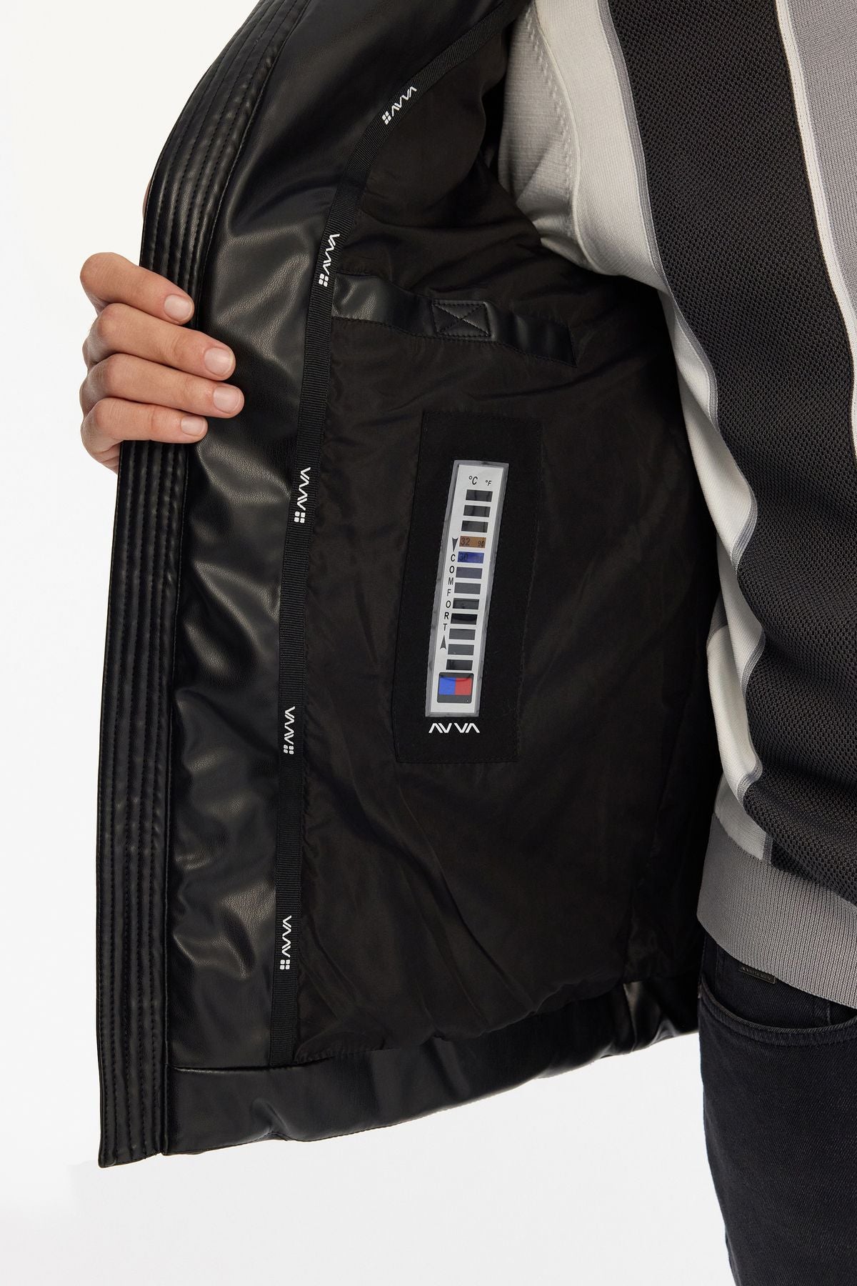 Men's black hooded water repulsive windproof swelling coat A42y6003
